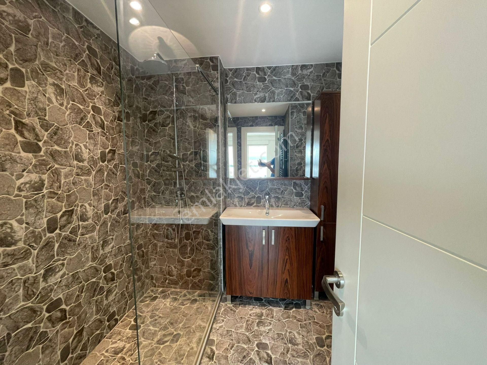 Caddebostan Da Katta Tek Muhteşem Konum Da Ebeveyn Banyolu Net 125m2 3+1 - Görsel 19