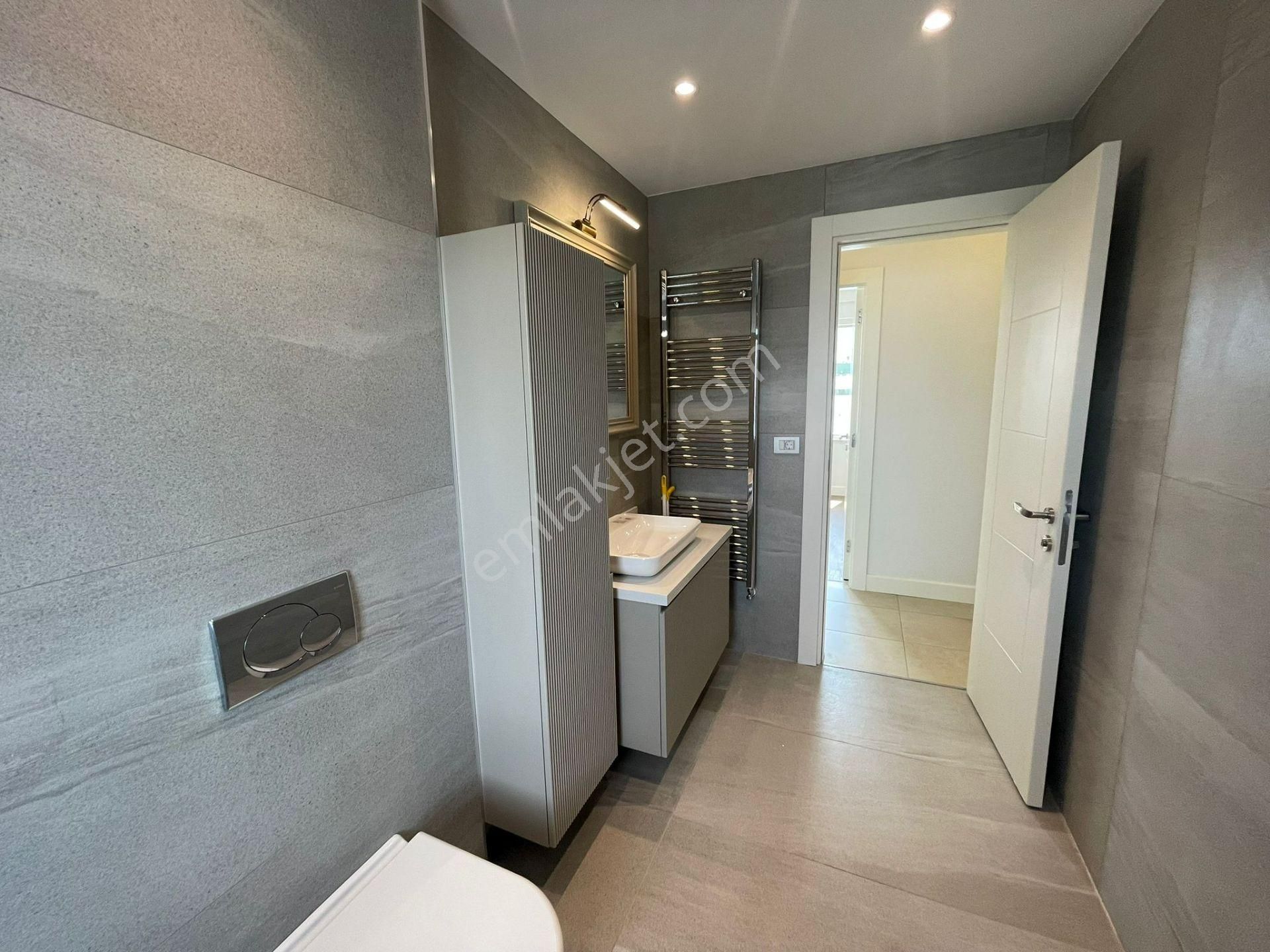 Caddebostan Da Katta Tek Muhteşem Konum Da Ebeveyn Banyolu Net 125m2 3+1 - Görsel 25