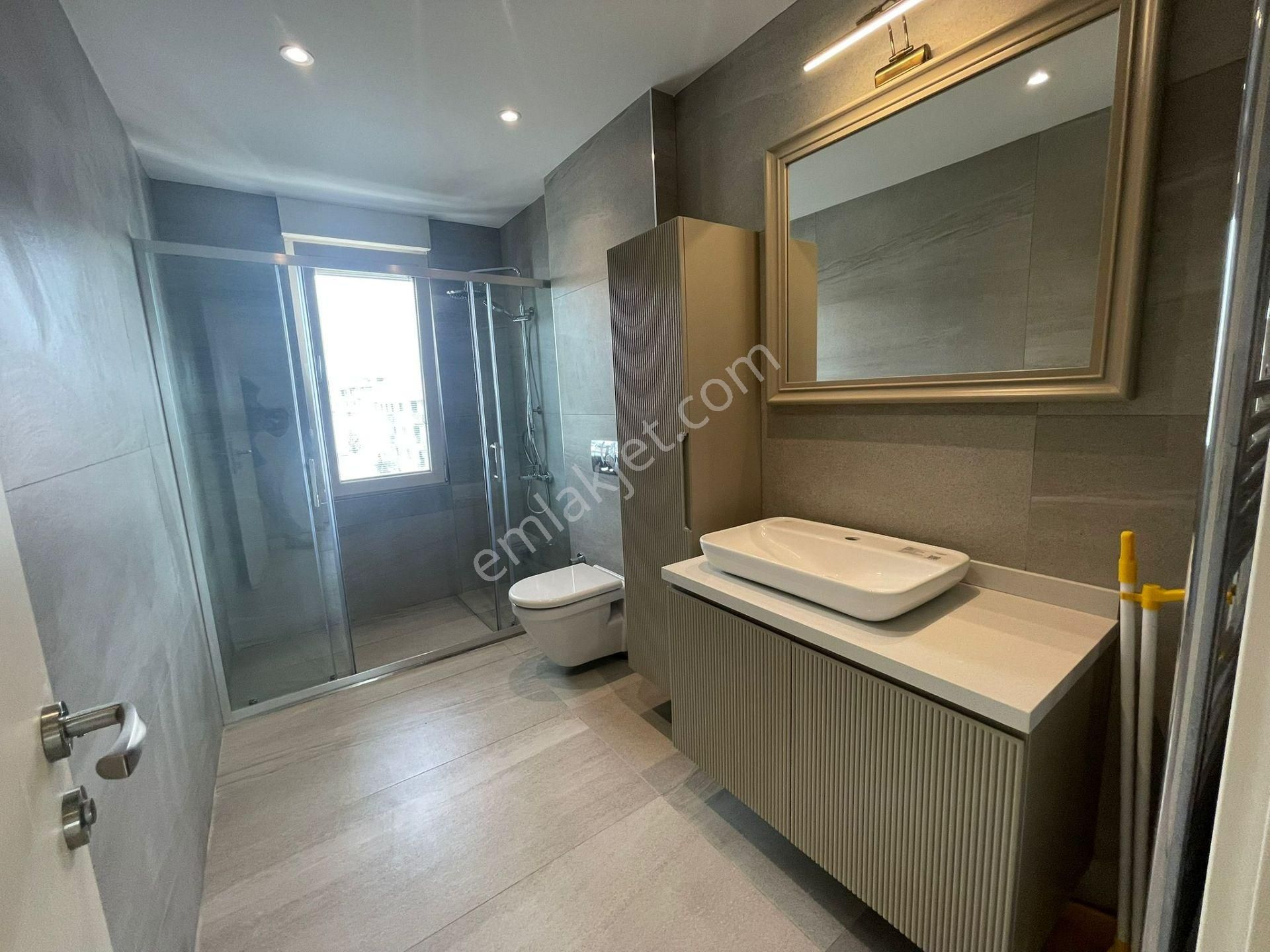 Caddebostan Da Katta Tek Muhteşem Konum Da Ebeveyn Banyolu Net 125m2 3+1 - Görsel 26