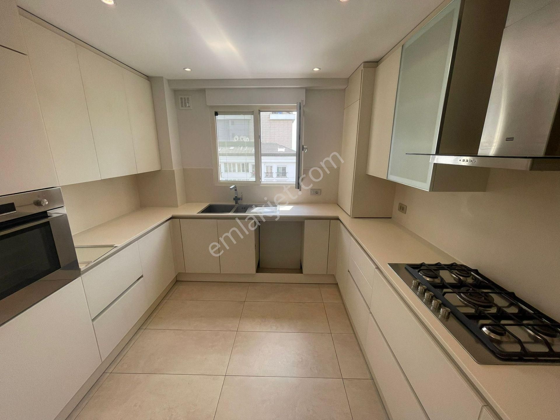 Caddebostan Da Katta Tek Muhteşem Konum Da Ebeveyn Banyolu Net 125m2 3+1 - Görsel 10