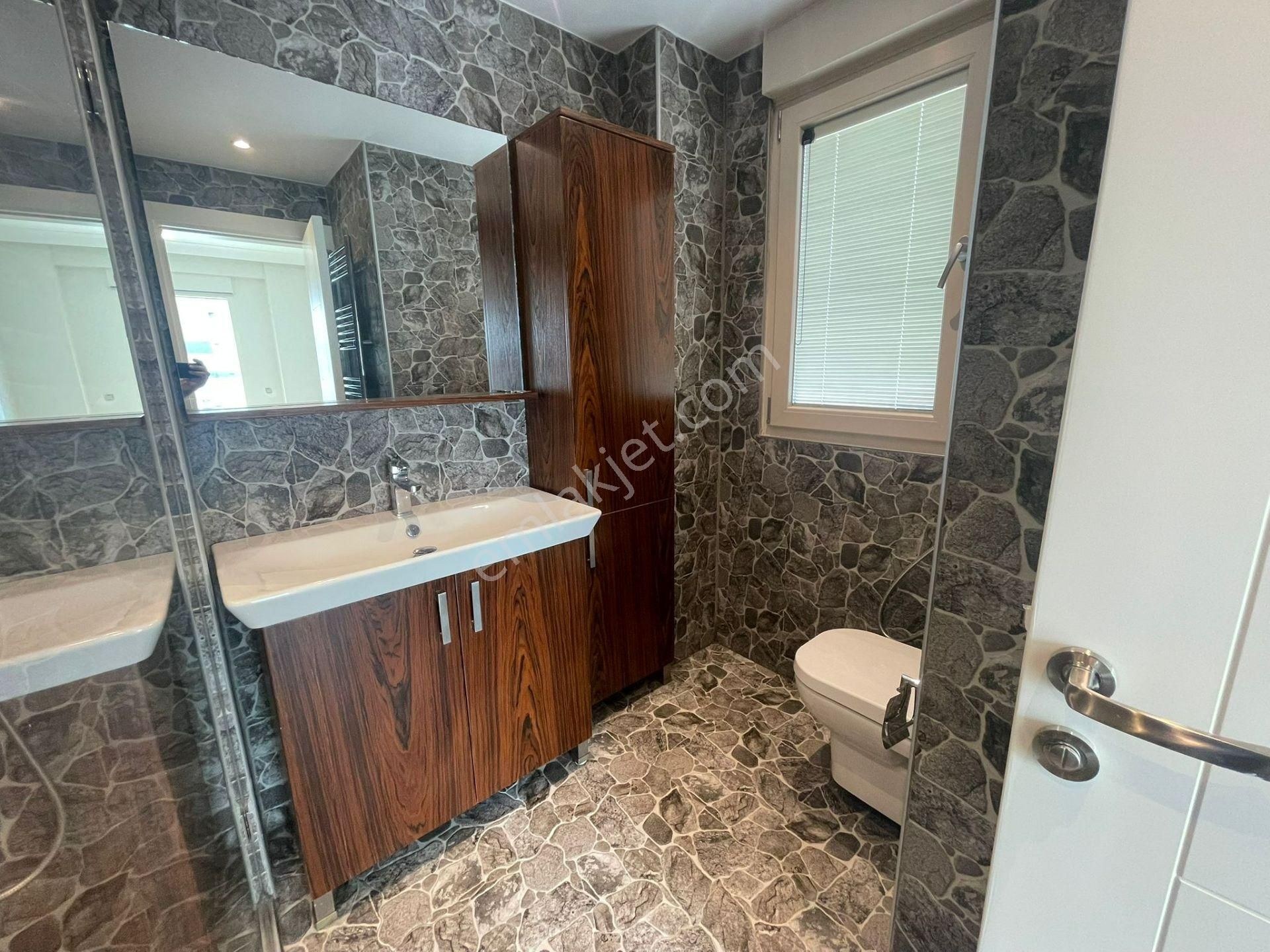 Caddebostan Da Katta Tek Muhteşem Konum Da Ebeveyn Banyolu Net 125m2 3+1 - Görsel 20