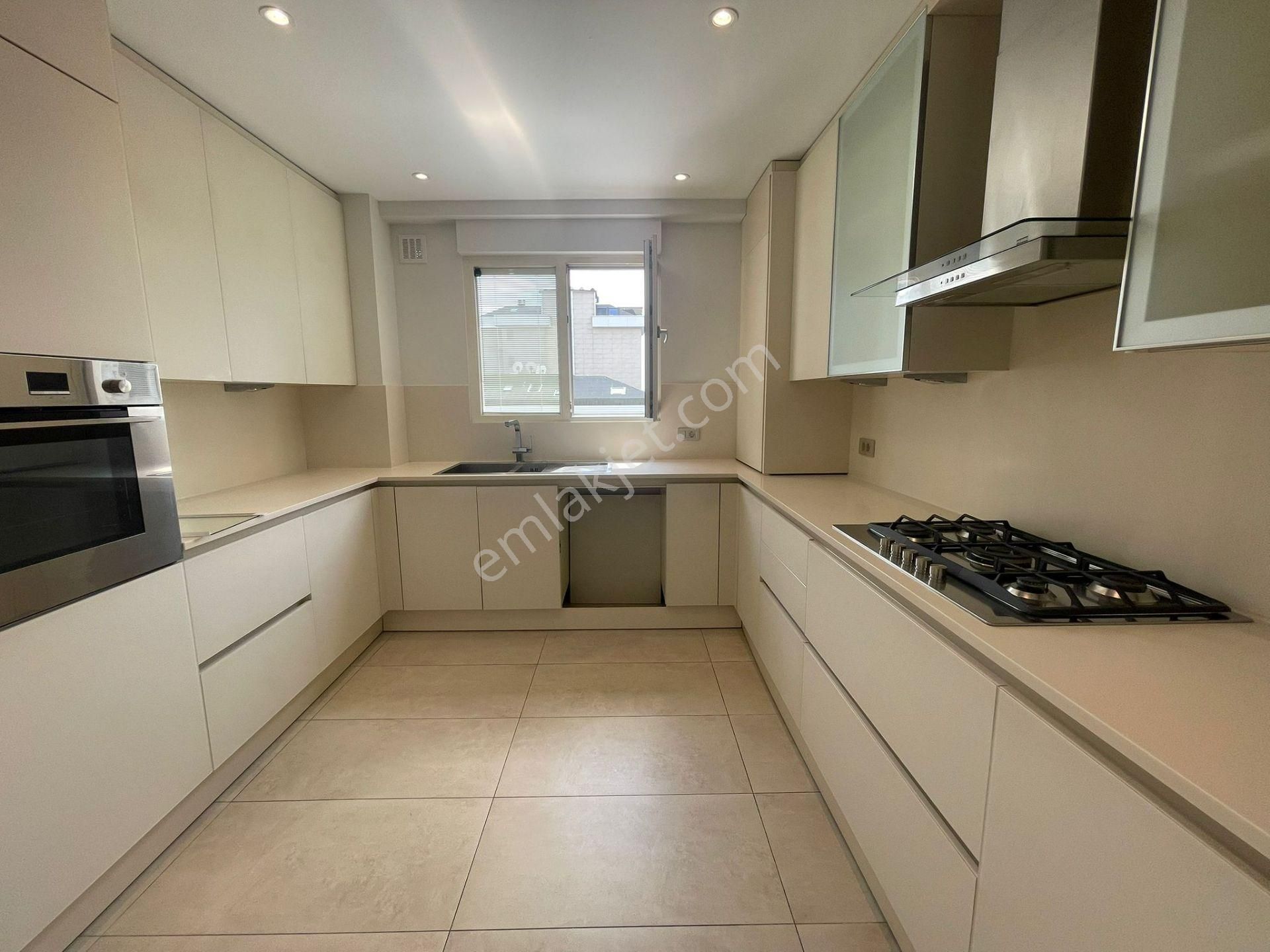 Caddebostan Da Katta Tek Muhteşem Konum Da Ebeveyn Banyolu Net 125m2 3+1 - Görsel 13