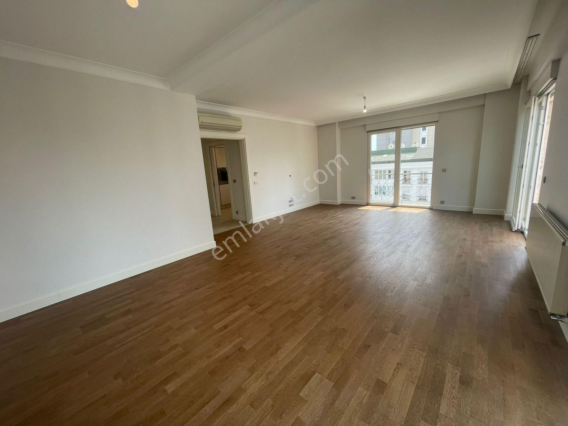 Caddebostan Da Katta Tek Muhteşem Konum Da Ebeveyn Banyolu Net 125m2 3+1 - Görsel 2