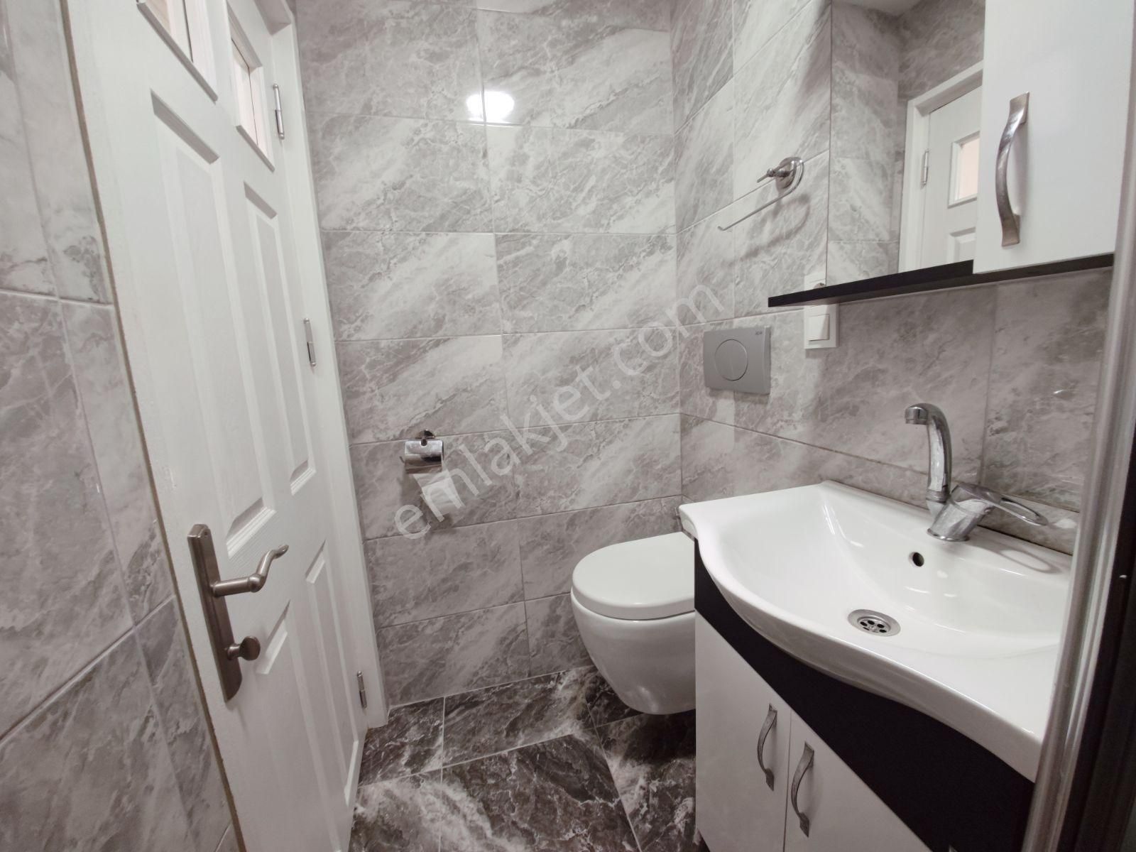 Alp Arslan Lisesine Yakin 2+1 130m2 Terasli Temiz Daire Kombili - Görsel 27