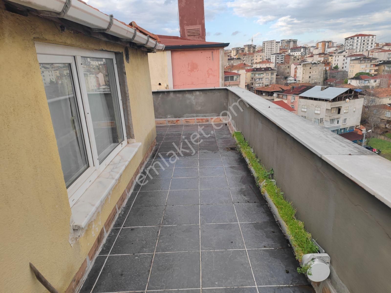 Alp Arslan Lisesine Yakin 2+1 130m2 Terasli Temiz Daire Kombili - Görsel 29