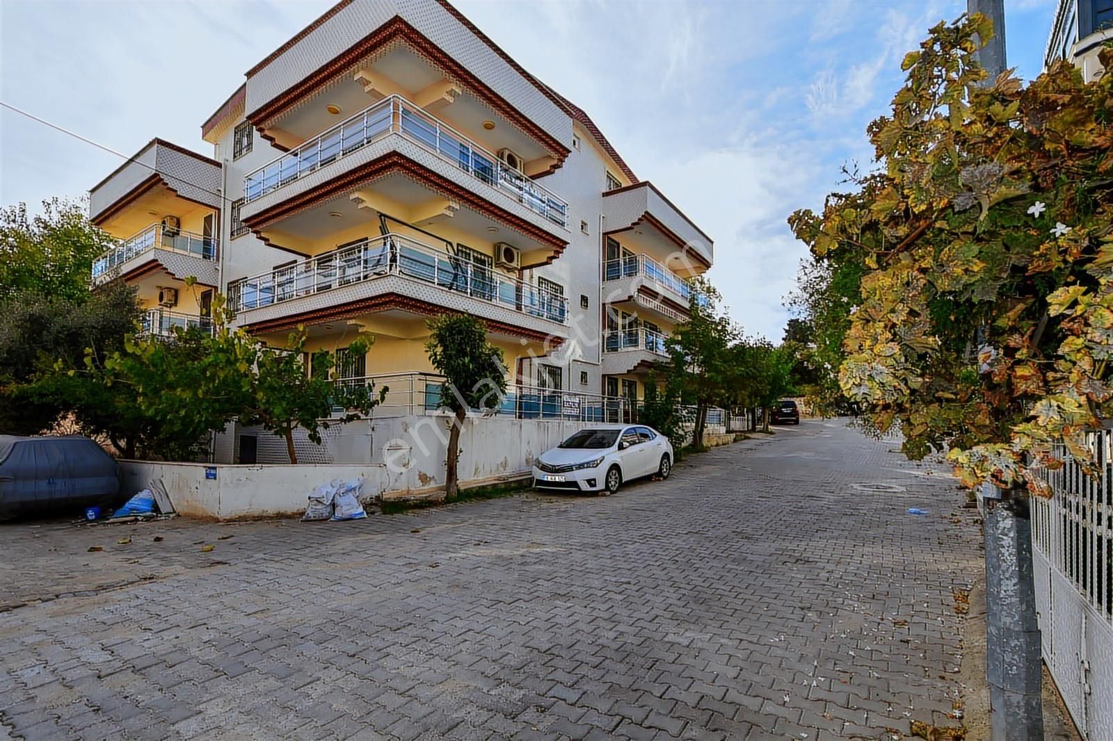 Çamlıkın En İyi Konumu! Deniz Ve Merkeze Yakın Ara Kat 2+1 Dair