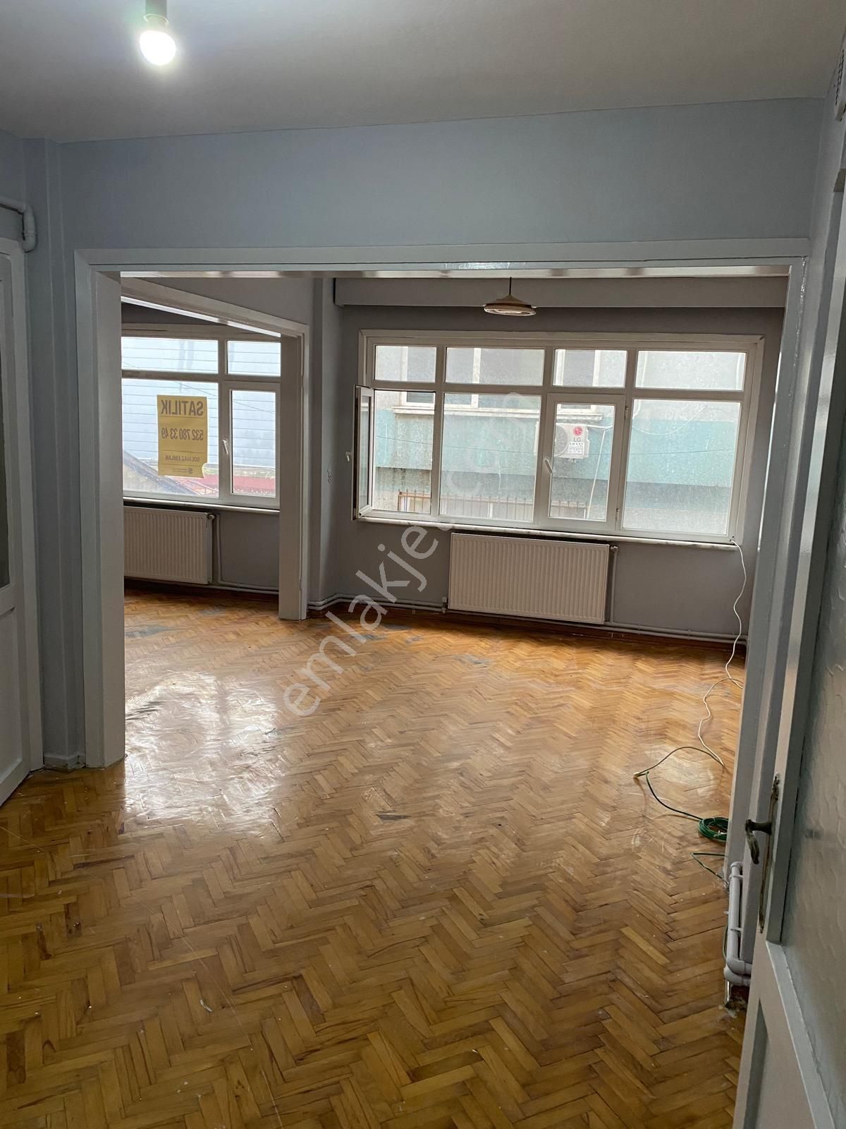 Küçük Ayasofyada 3+1 90m2 Emsalsiz Temiz Daire