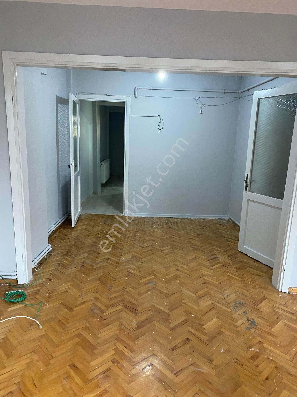 Küçük Ayasofyada 3+1 90m2 Emsalsiz Temiz Daire - Görsel 4