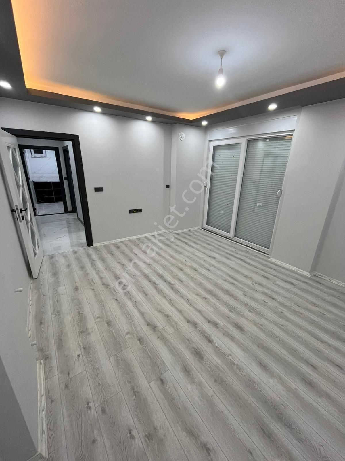 Şelale Mahallesi Sıfır 2+1 İskanlı Katta Ayrı Mutfaklı Fırsat Daire