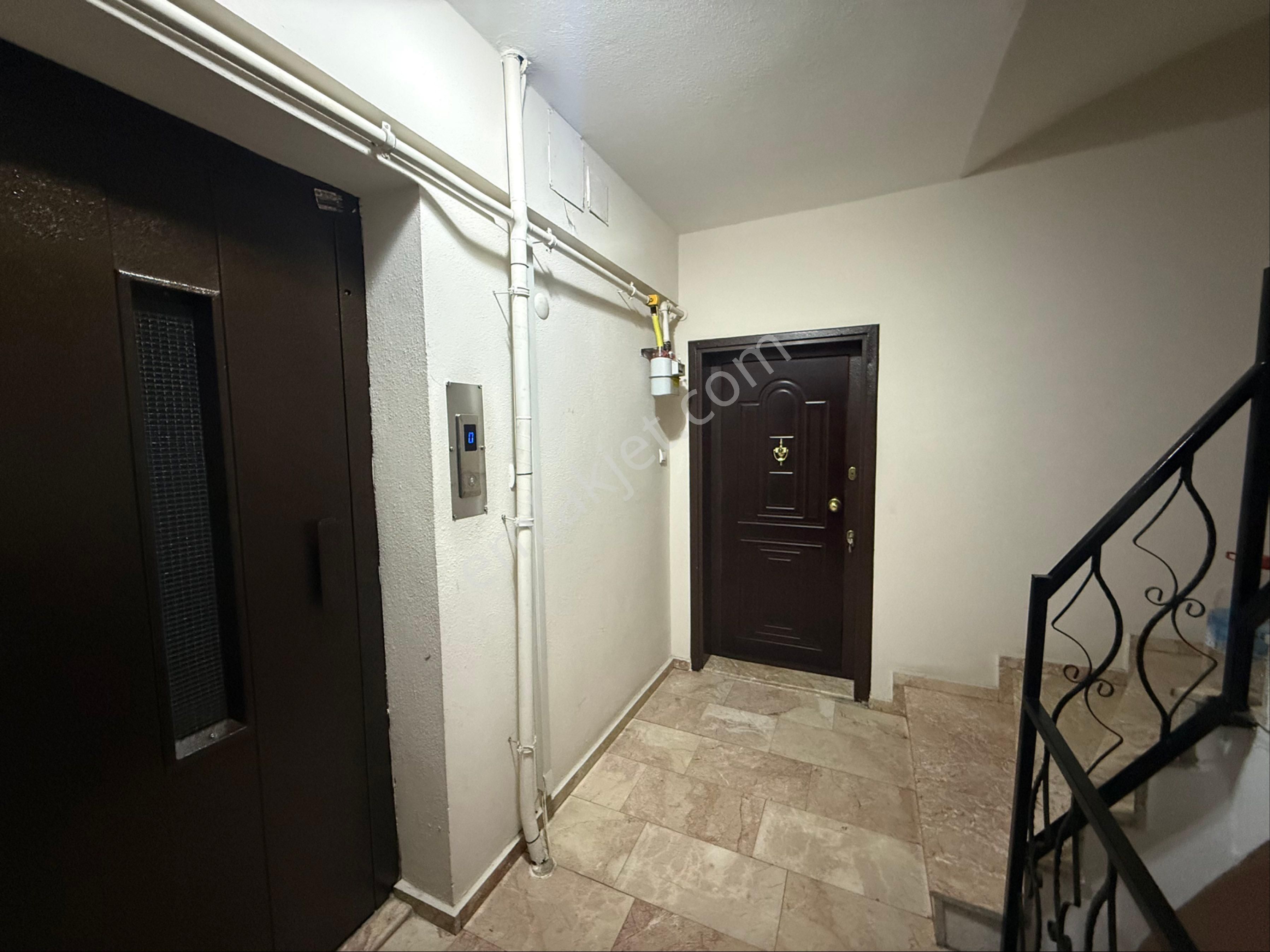 Akhisar Hürriyet'te Hilaliye Caddesinde Asansörlü Satılık 3+1 Köşe Daire - Görsel 23