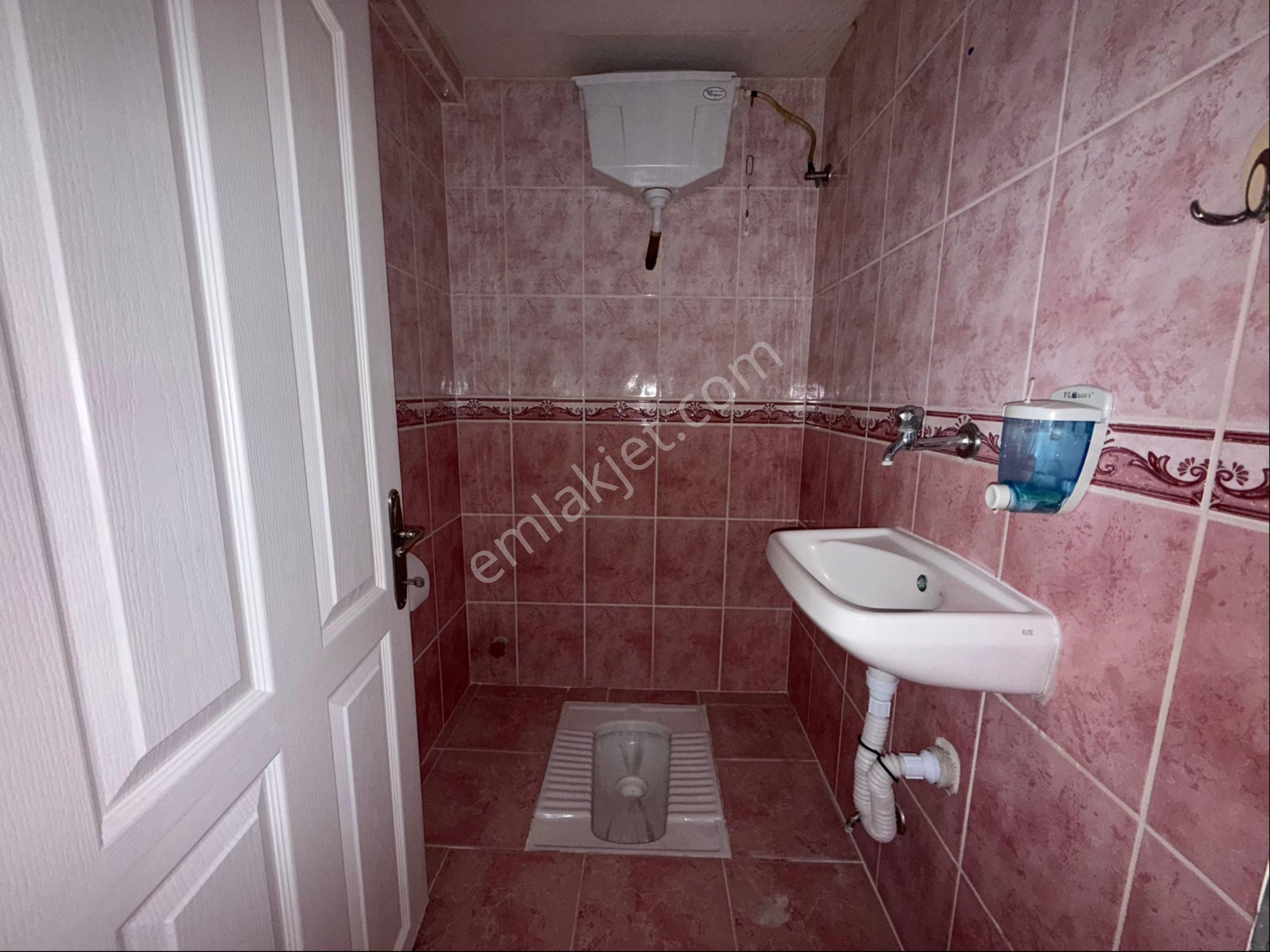 Akhisar Hürriyet'te Hilaliye Caddesinde Asansörlü Satılık 3+1 Köşe Daire - Görsel 17