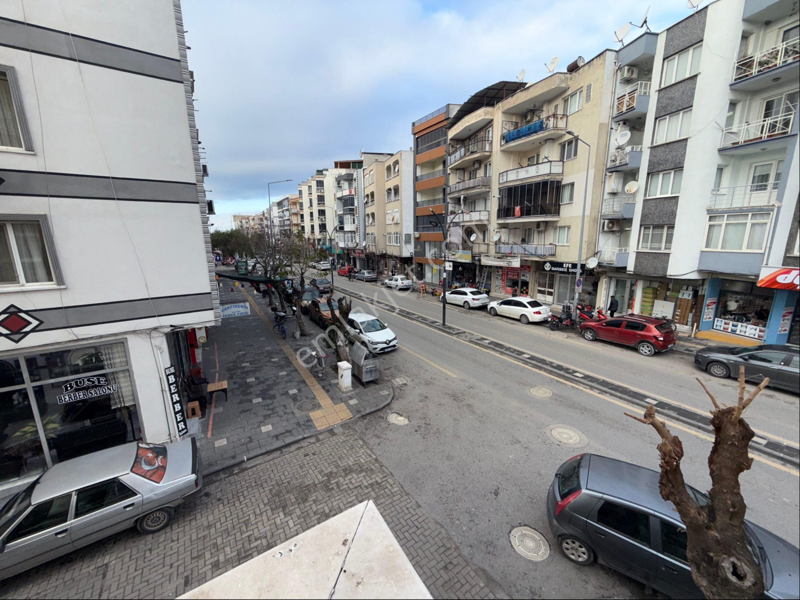 Akhisar Hürriyet'te Hilaliye Caddesinde Asansörlü Satılık 3+1 Köşe Daire - Görsel 8