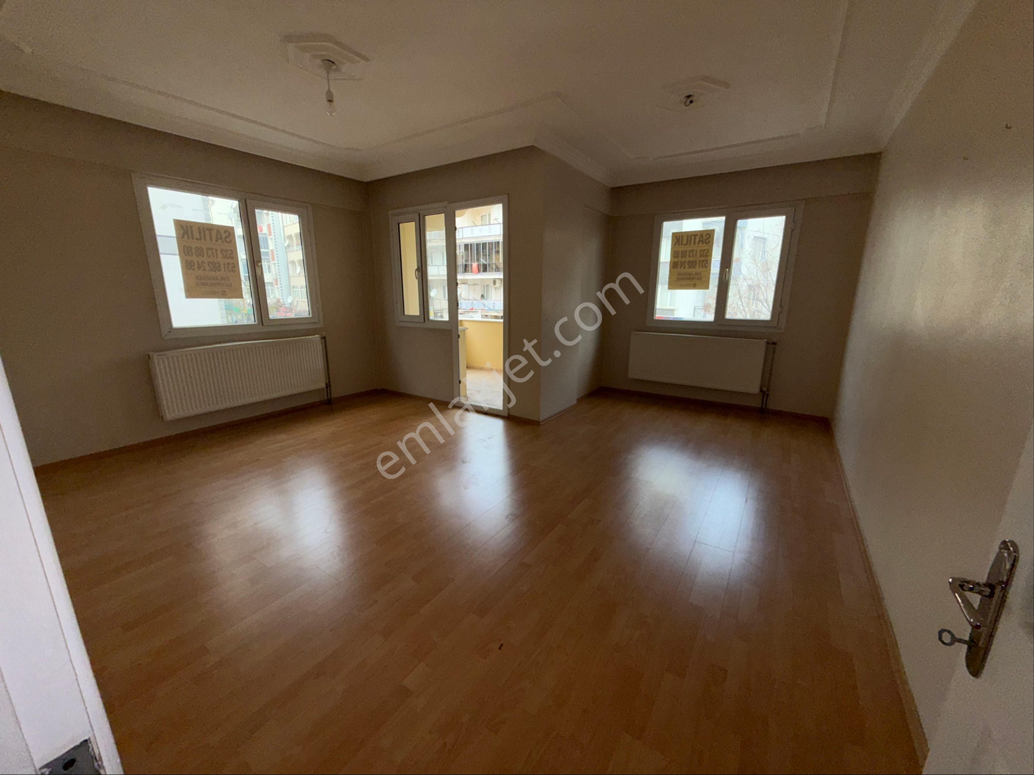 Akhisar Hürriyet'te Hilaliye Caddesinde Asansörlü Satılık 3+1 Köşe Daire - Görsel 4