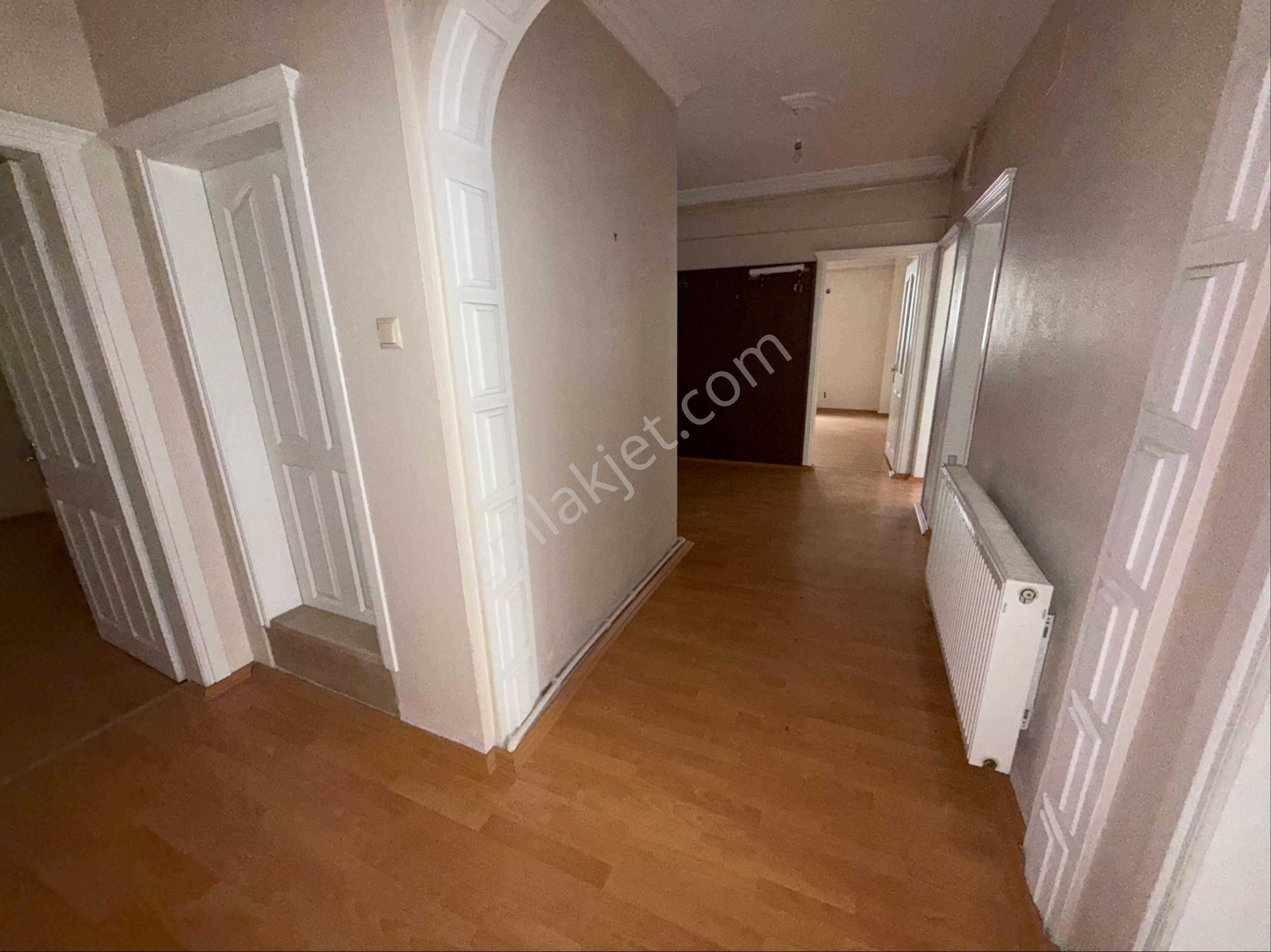 Akhisar Hürriyet'te Hilaliye Caddesinde Asansörlü Satılık 3+1 Köşe Daire - Görsel 16