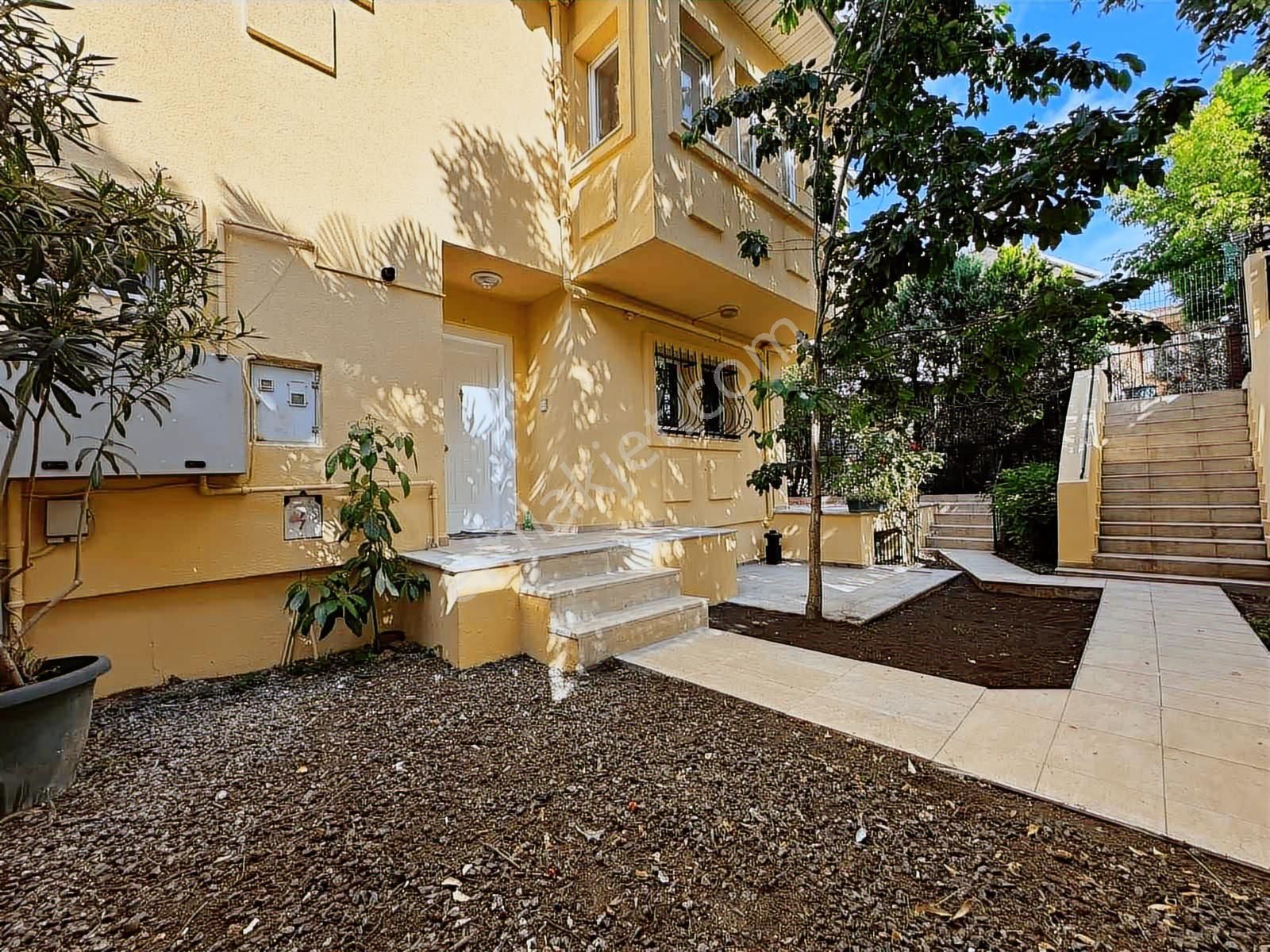 Ata 2 Sitesinde Çok İyi Konumda Bakımlı 5+2 Bahçeli Villa - Görsel 28