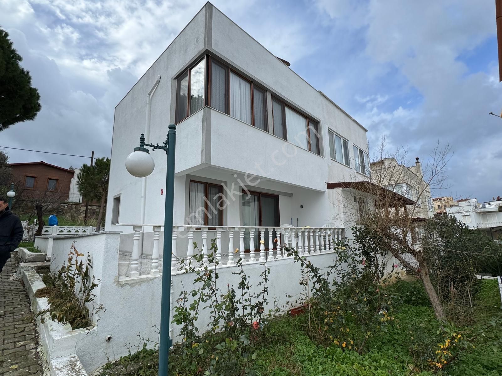 Gömeç Karaağaç'ta Satılık 3+1 Villa