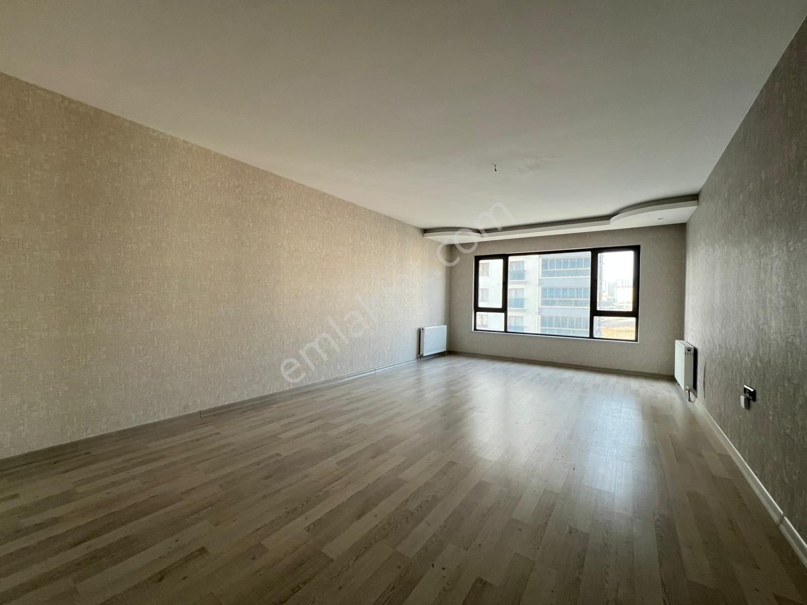 Engin Emlak'tan Cadde Üzerin'de Ara Kat 200m2 4+1 Site Dairesi - Görsel 6