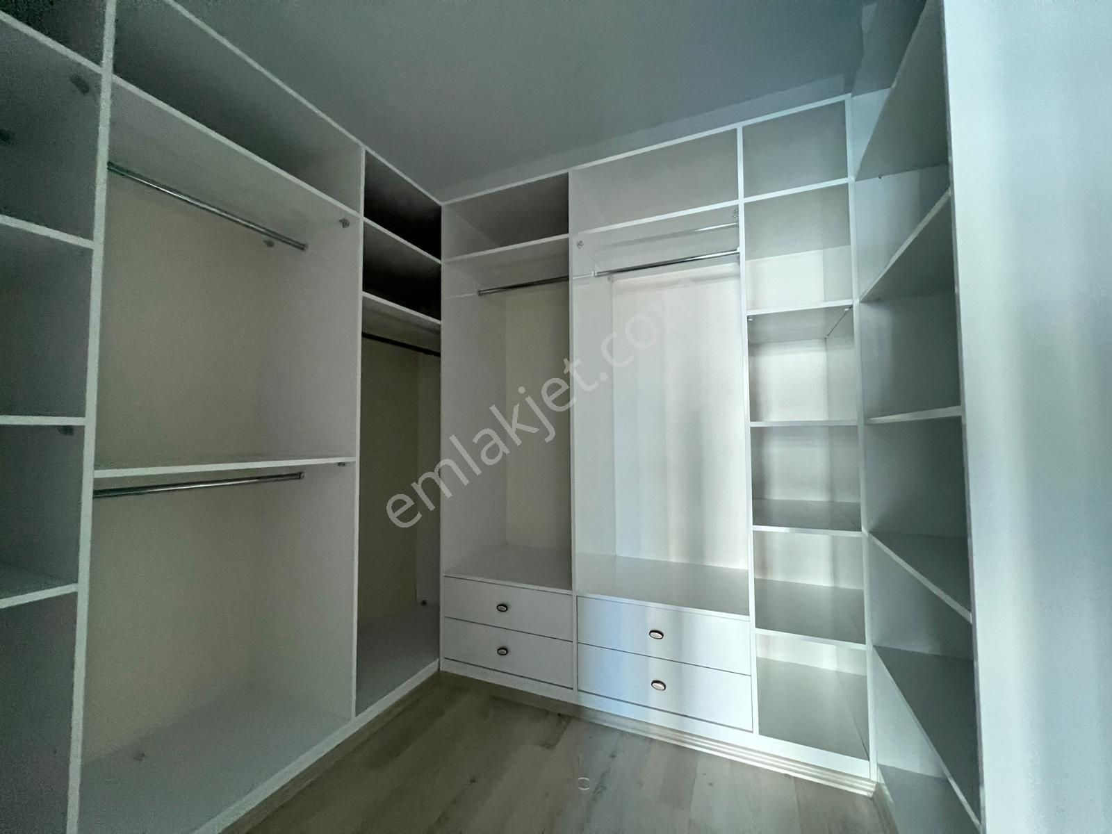 Engin Emlak'tan Cadde Üzerin'de Ara Kat 200m2 4+1 Site Dairesi - Görsel 17