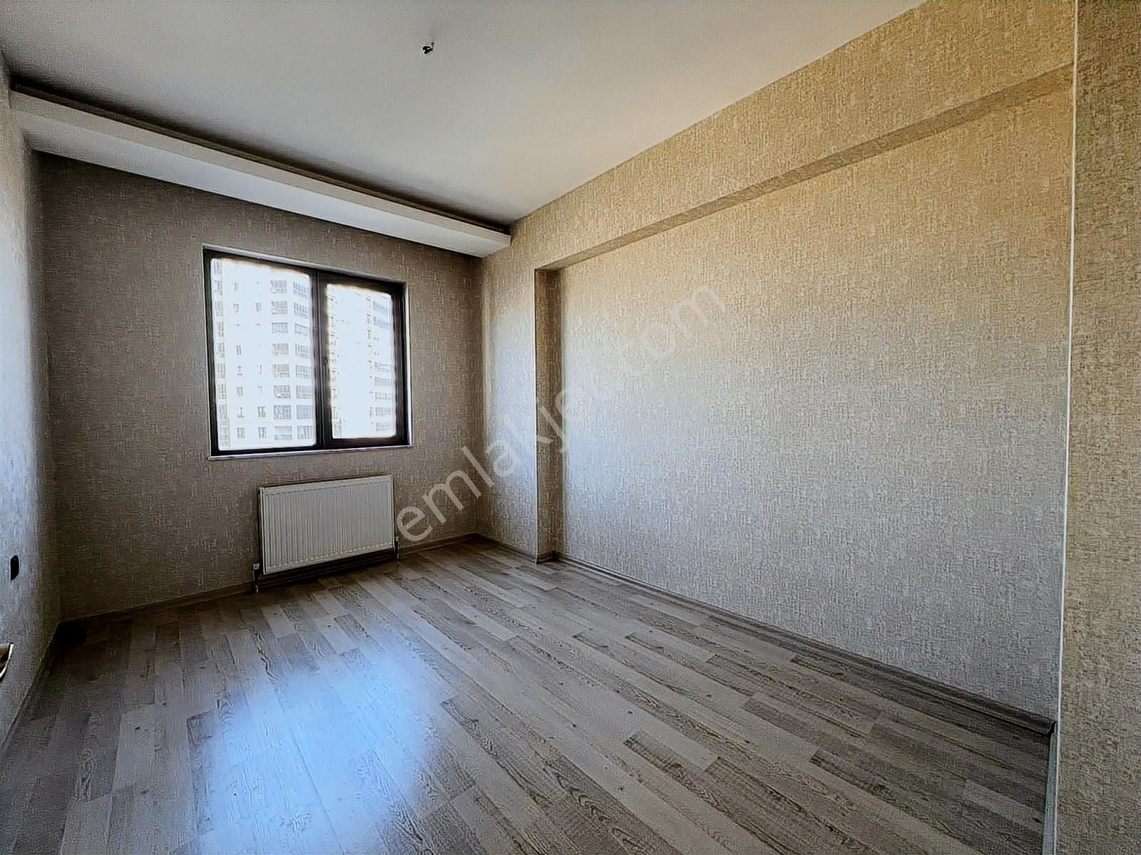 Engin Emlak'tan Cadde Üzerin'de Ara Kat 200m2 4+1 Site Dairesi - Görsel 8