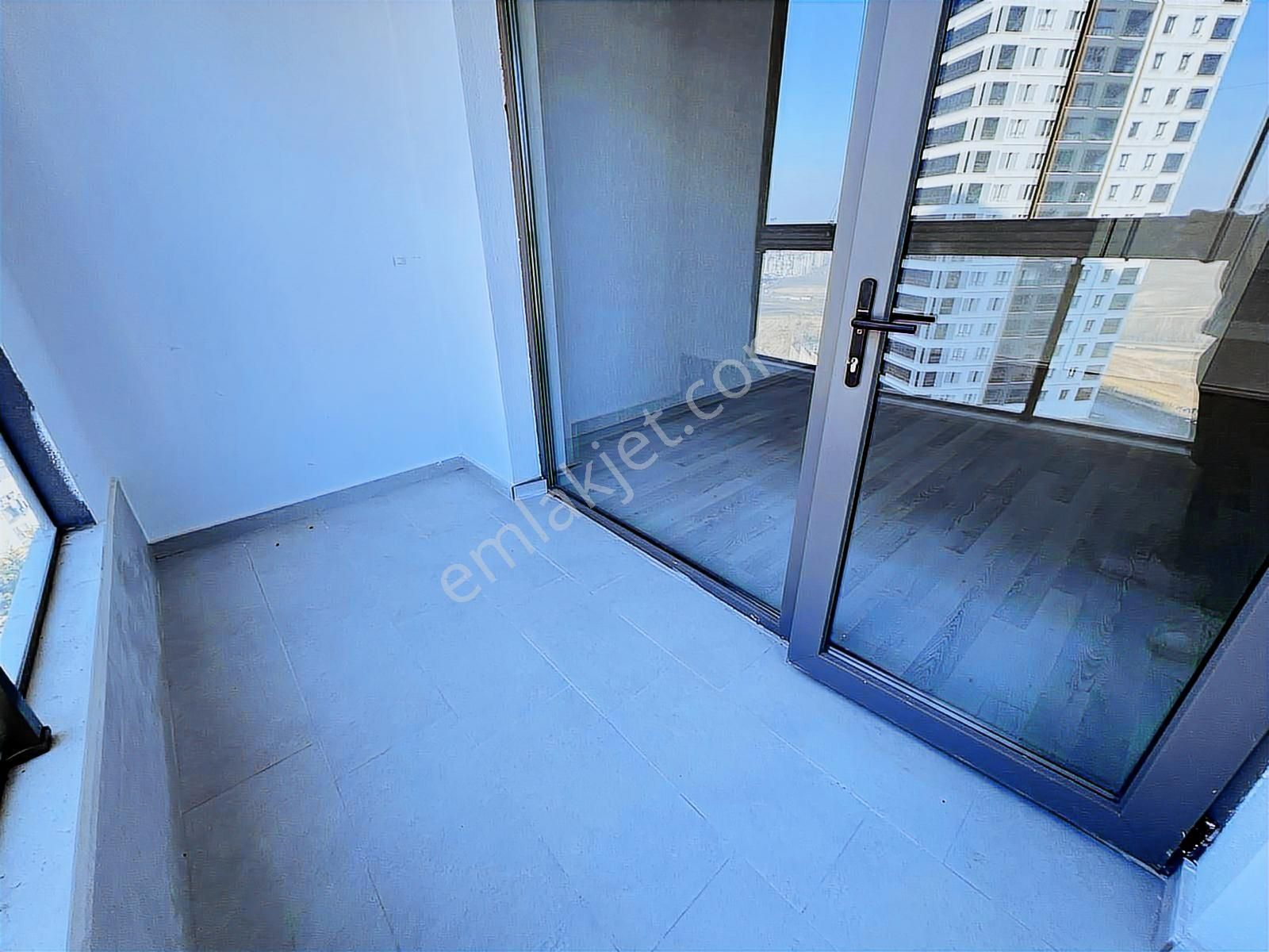 Engin Emlak'tan Cadde Üzerin'de Ara Kat 200m2 4+1 Site Dairesi - Görsel 19