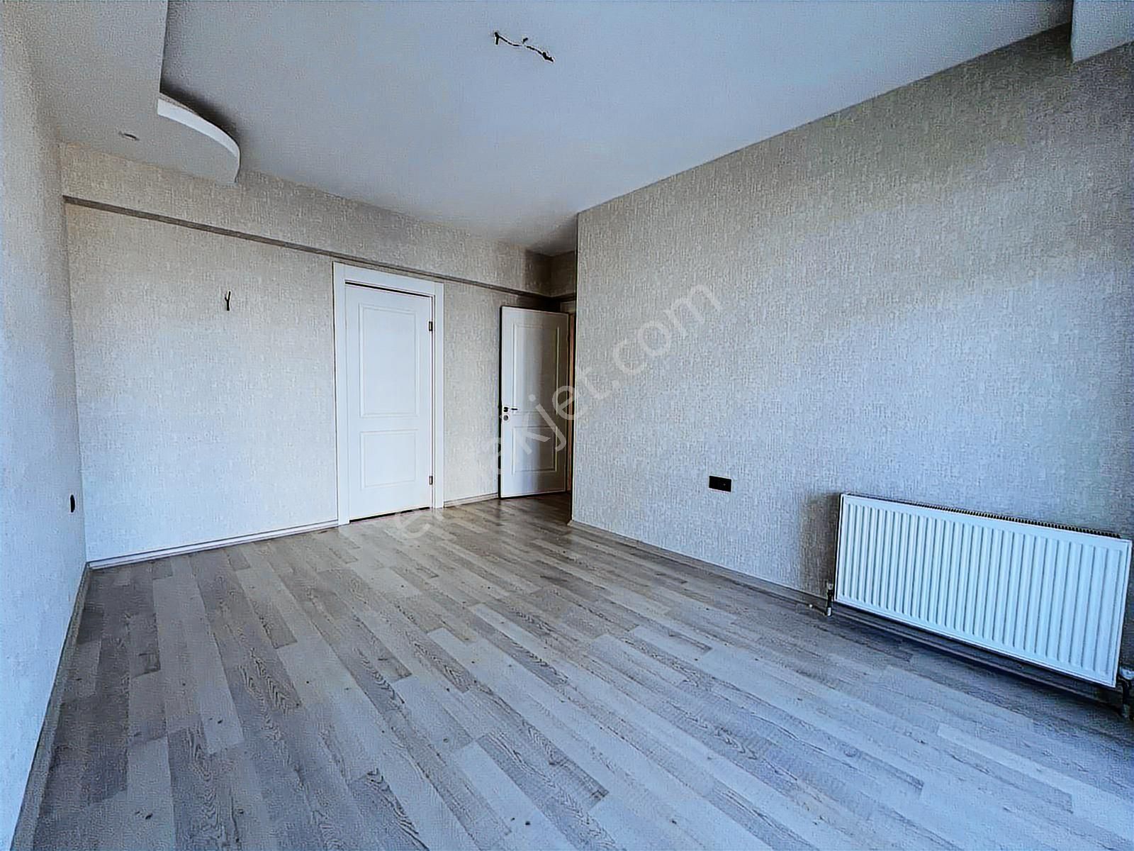 Engin Emlak'tan Cadde Üzerin'de Ara Kat 200m2 4+1 Site Dairesi - Görsel 24