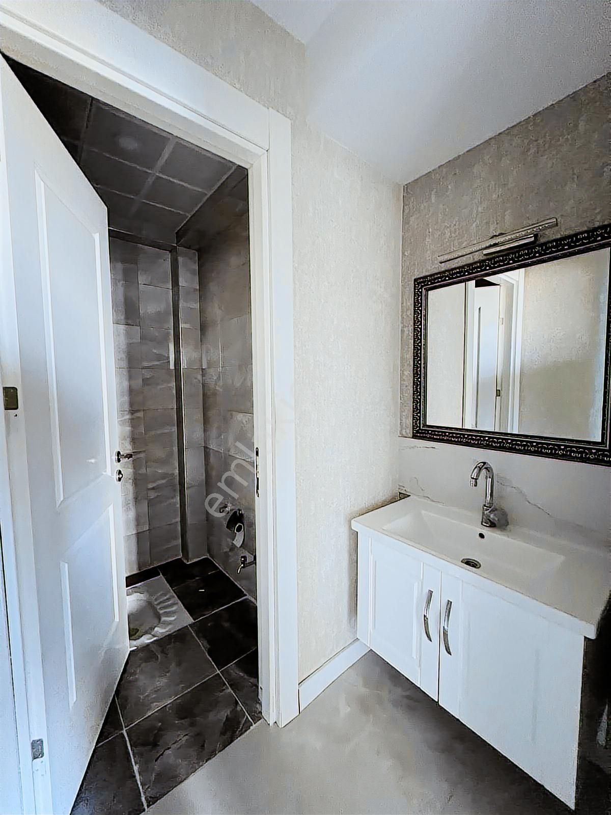 Engin Emlak'tan Cadde Üzerin'de Ara Kat 200m2 4+1 Site Dairesi - Görsel 28