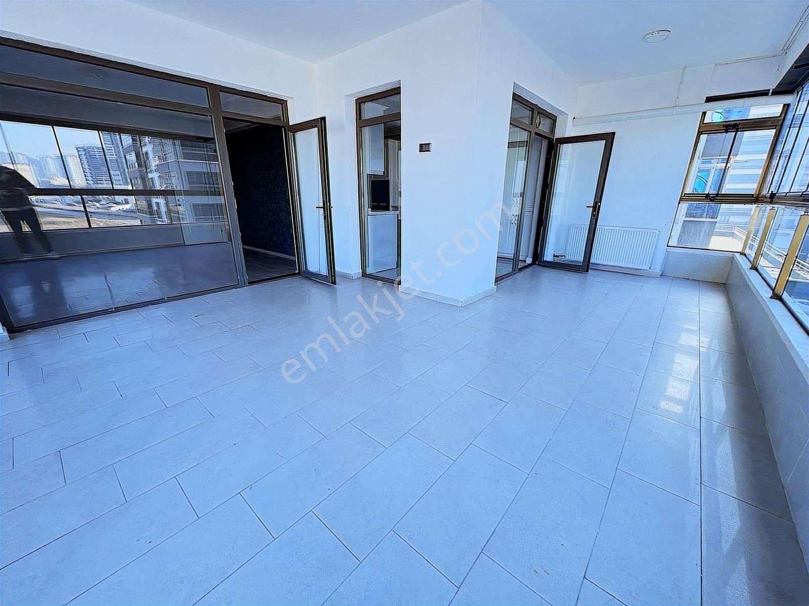 Engin Emlak'tan Cadde Üzerin'de Ara Kat 200m2 4+1 Site Dairesi - Görsel 20