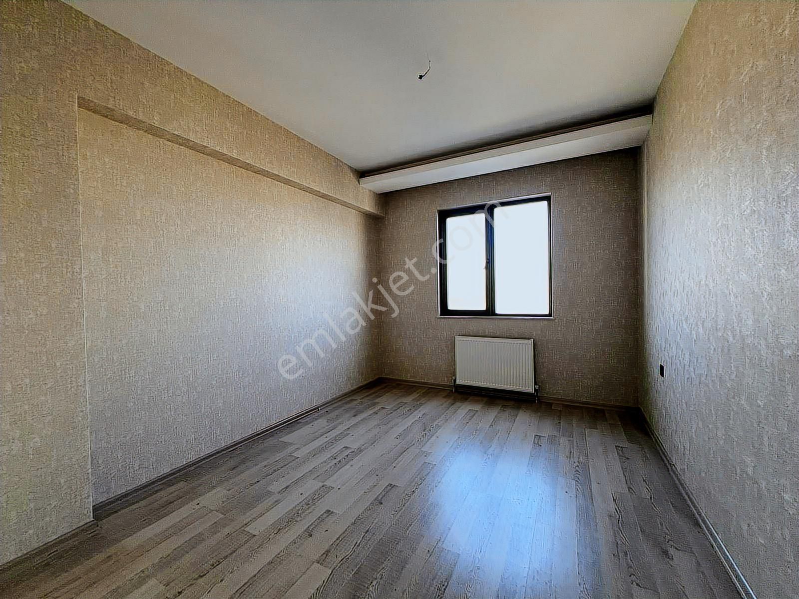 Engin Emlak'tan Cadde Üzerin'de Ara Kat 200m2 4+1 Site Dairesi - Görsel 7