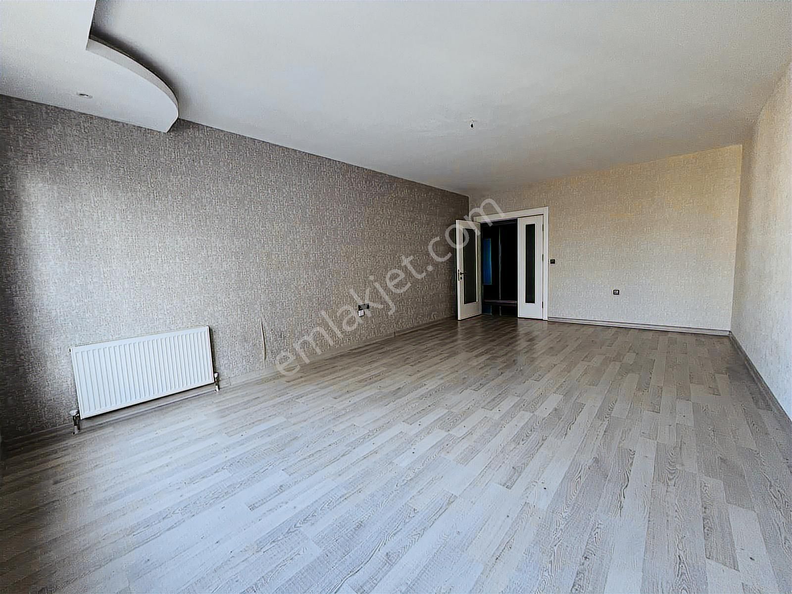 Engin Emlak'tan Cadde Üzerin'de Ara Kat 200m2 4+1 Site Dairesi - Görsel 12