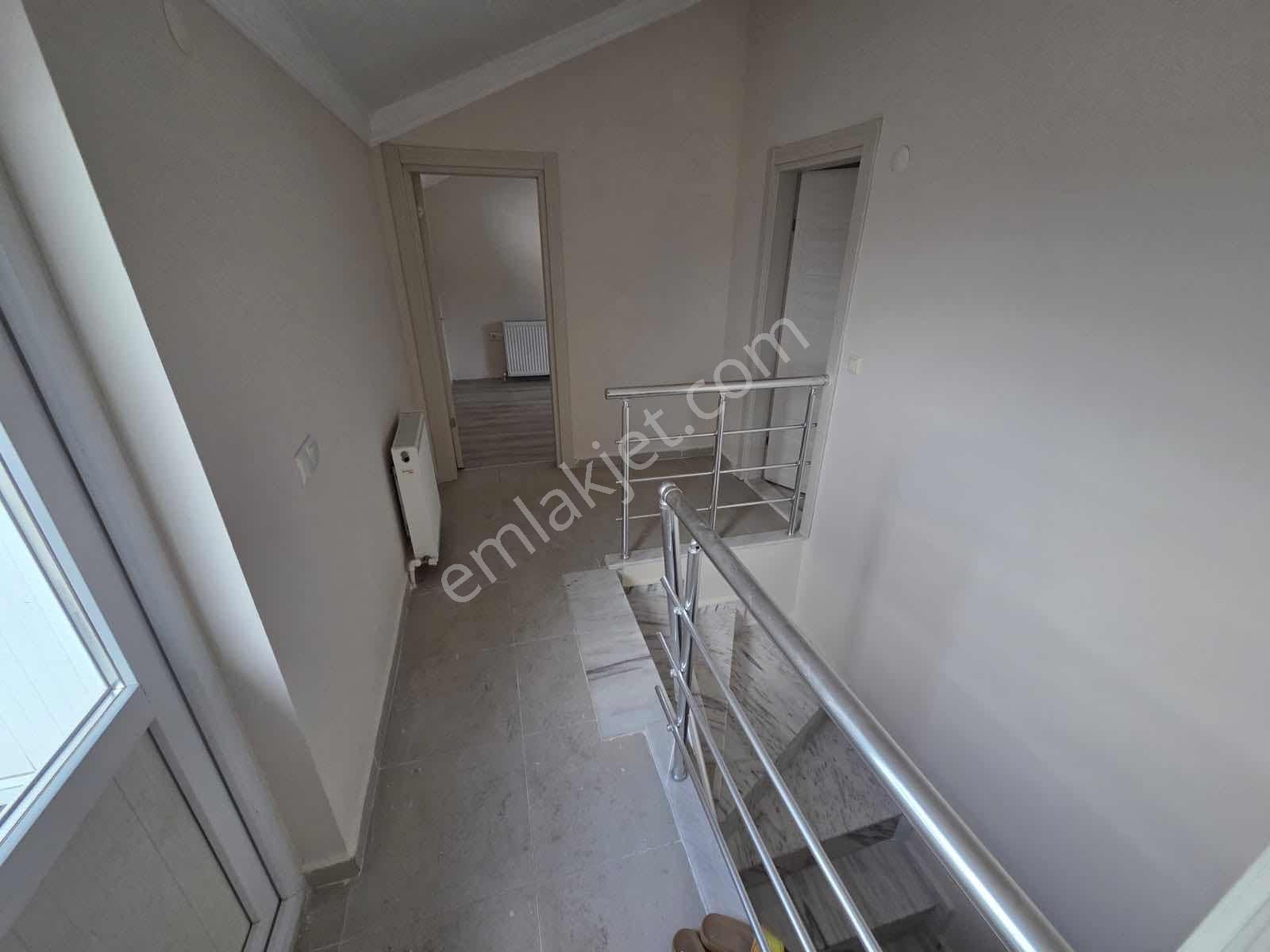 Mir'den Aygören Mh'de Kapalı Garajlı, Asansörlü Dublex 3+1 - Görsel 14