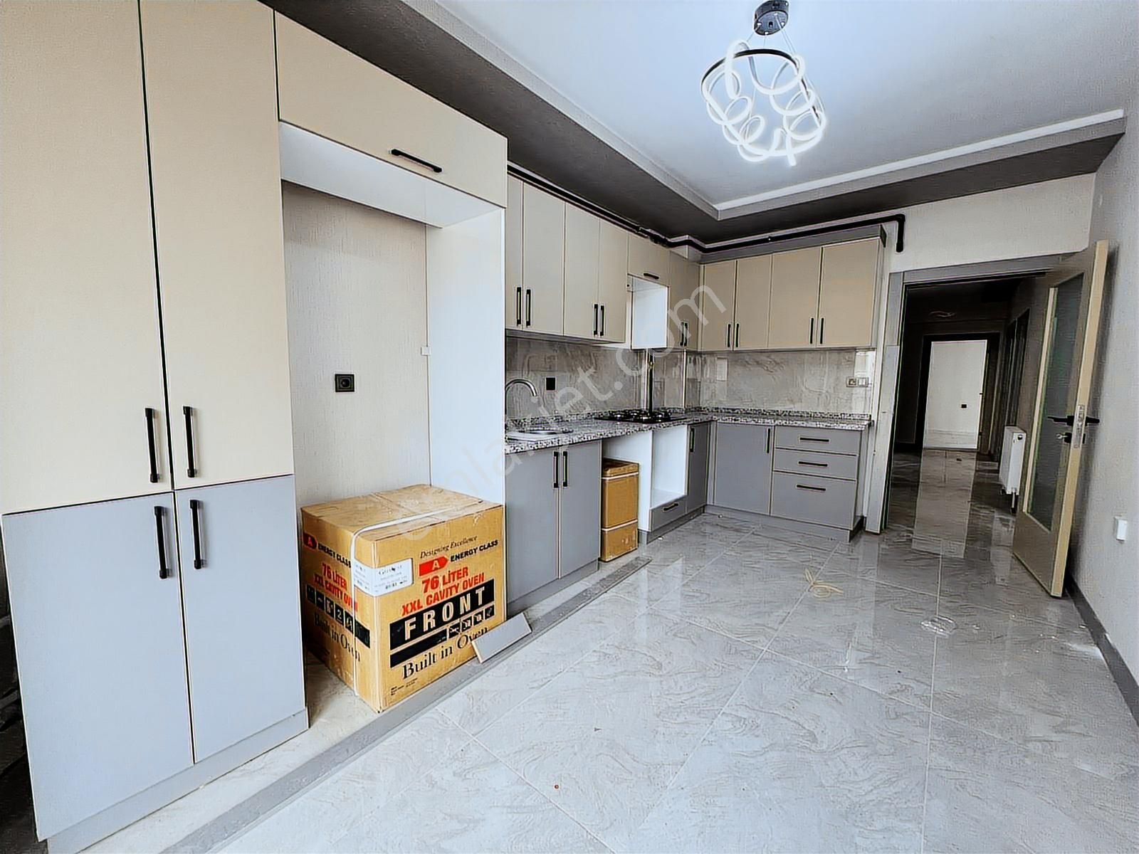 Engin Emlak'tan Site İçerisin'de 4+1 Güney Cephe Fırsat Dairesi - Görsel 7