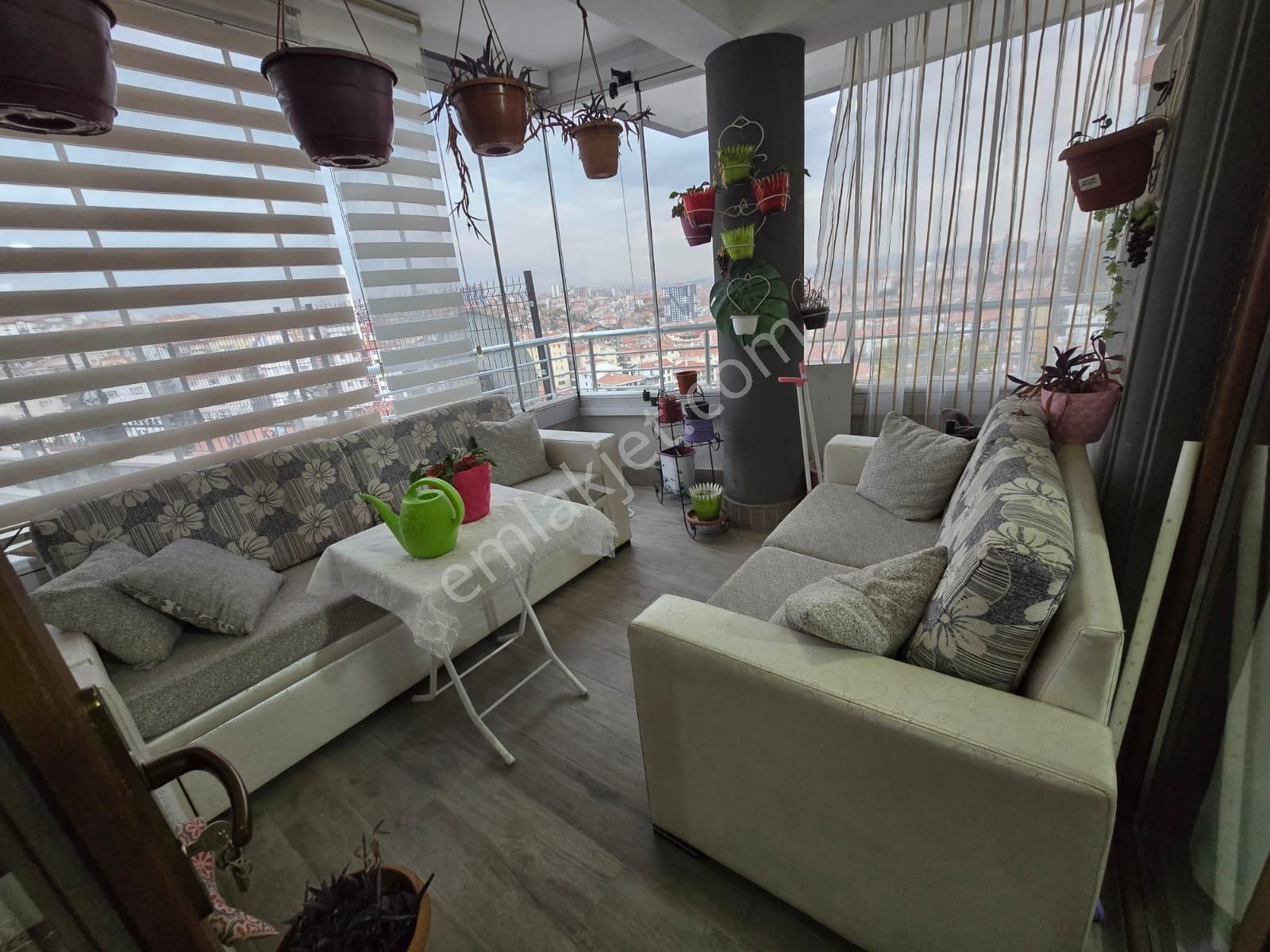 Bağlarbaşı'nda Manzaralı Full+full Yapılı 4+1 Site Dairesi! - Görsel 8