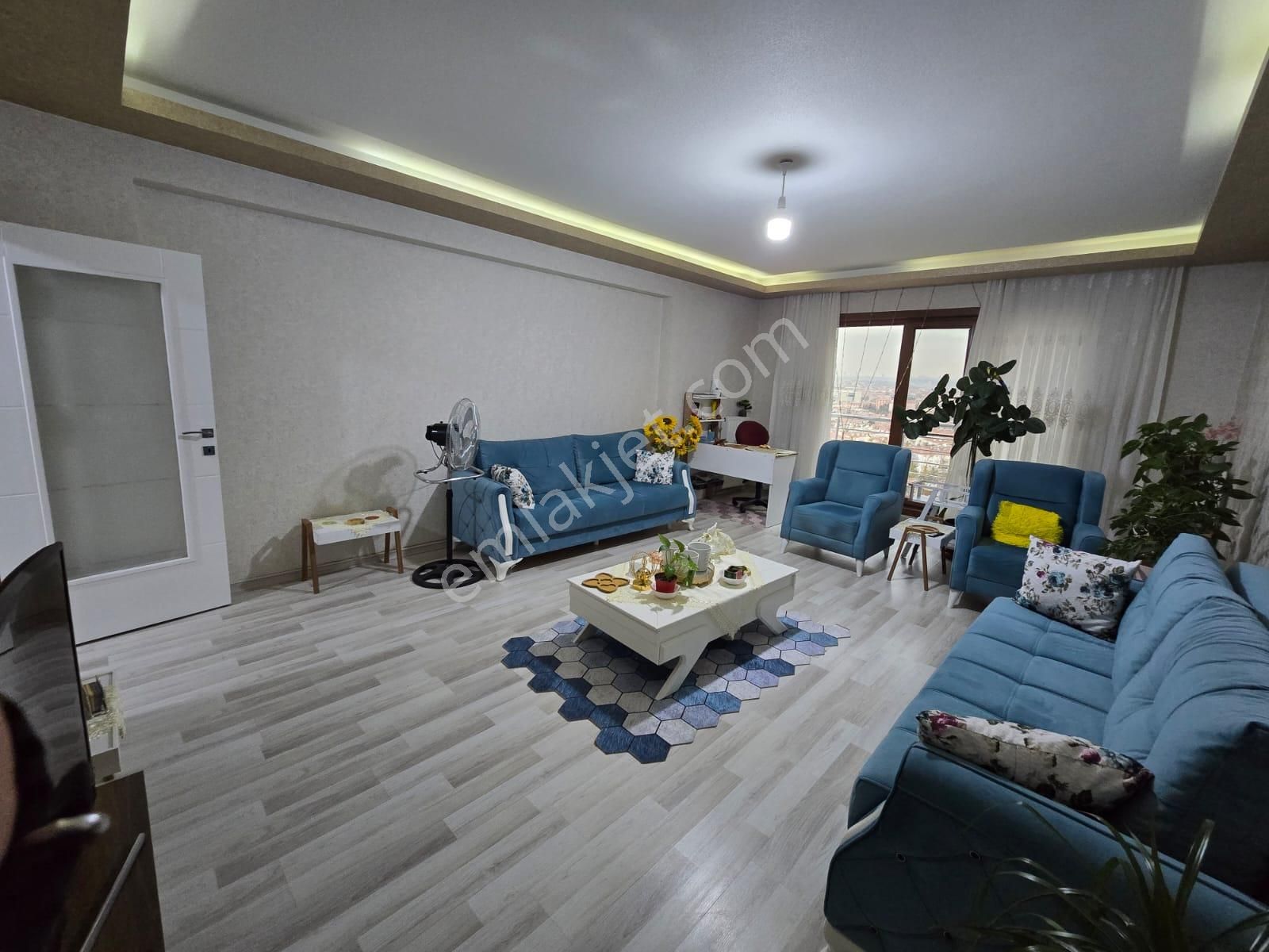 Bağlarbaşı'nda Manzaralı Full+full Yapılı 4+1 Site Dairesi! - Görsel 13