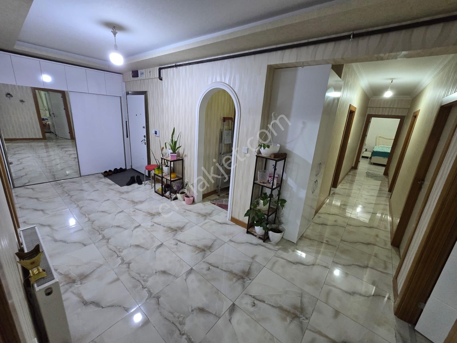 Bağlarbaşı'nda Manzaralı Full+full Yapılı 4+1 Site Dairesi! - Görsel 33