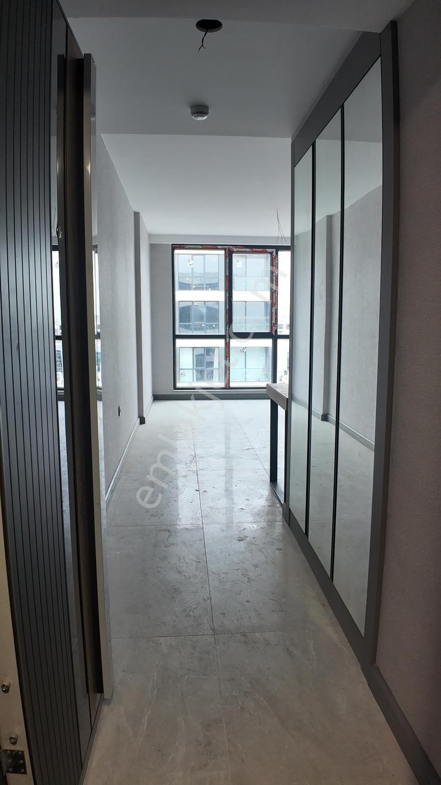 İpektaş Cadde'de 6. Kat Satılık Sıfır 1+1 Köşe Daire - Görsel 3