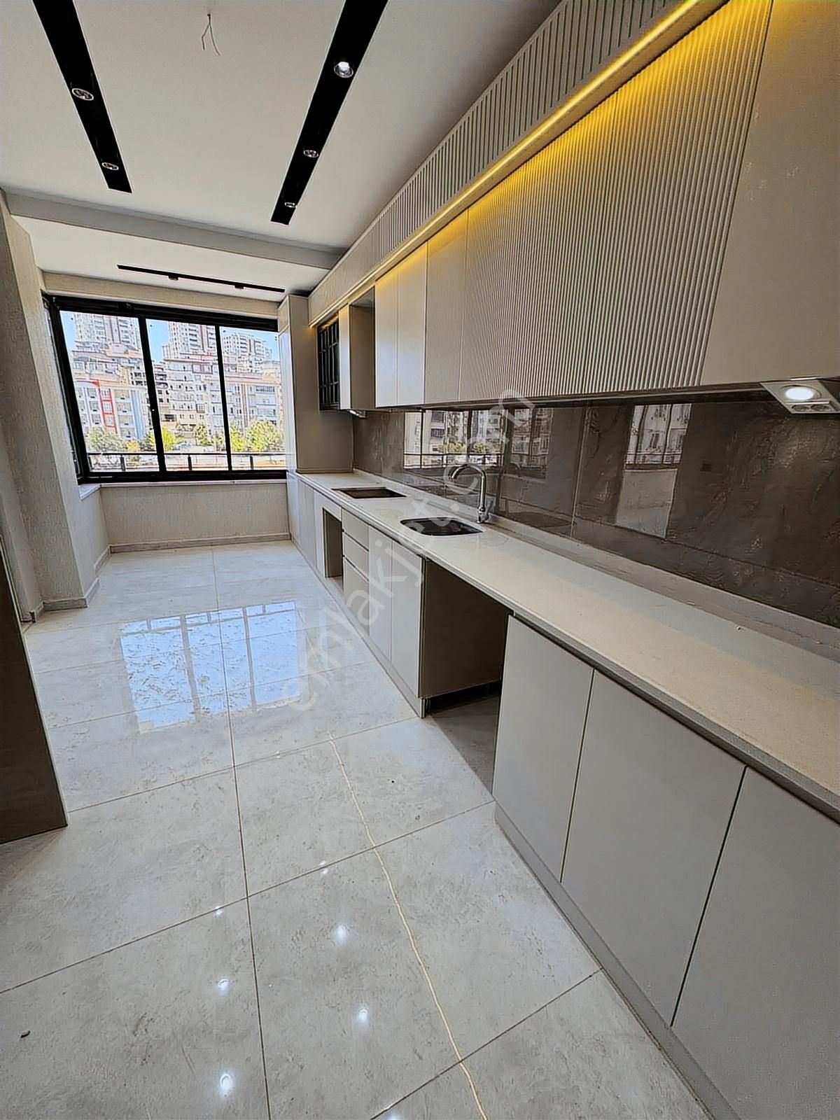 Ymz'den Kuba Cami Yanında 2,5+1 Kat Bahçeli Sıfır Daire - Görsel 11