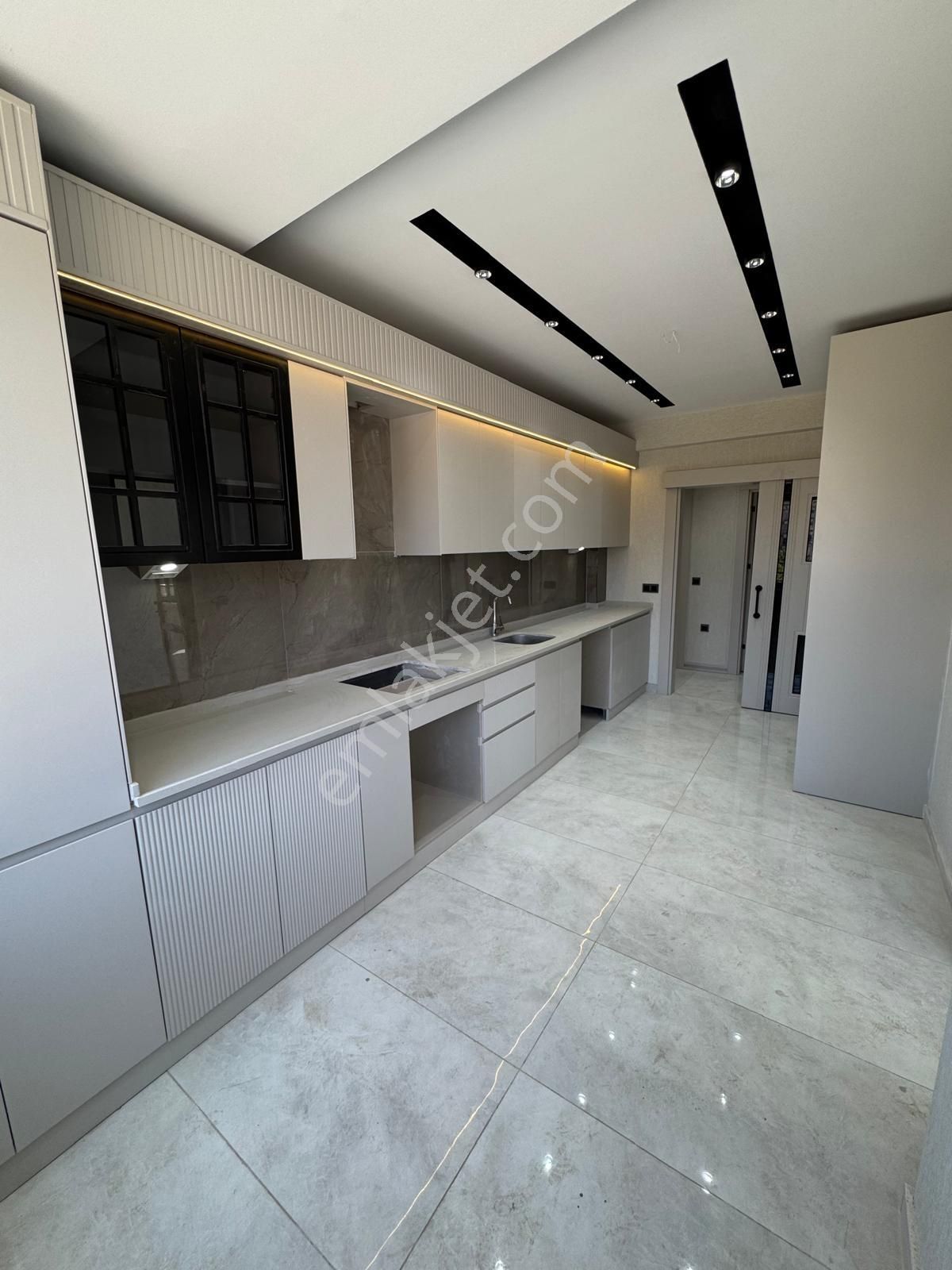 Ymz'den Kuba Cami Yanında 2,5+1 Kat Bahçeli Sıfır Daire