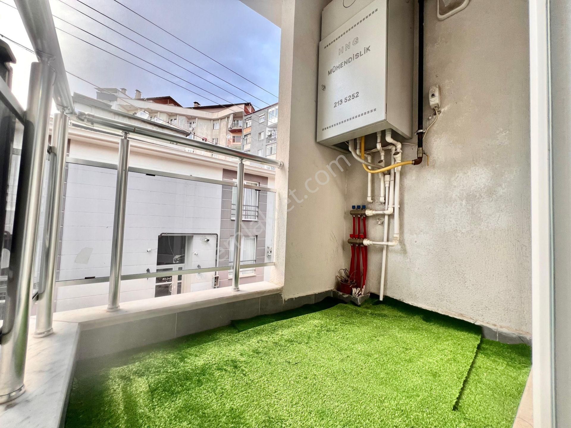 Özmecaz'dan Hacıkaplanlar'da Çınara Yürüme Mesafesin'de 2+0 Arakat Balkonlu Full Eşyalı Lüks Apart - Görsel 6