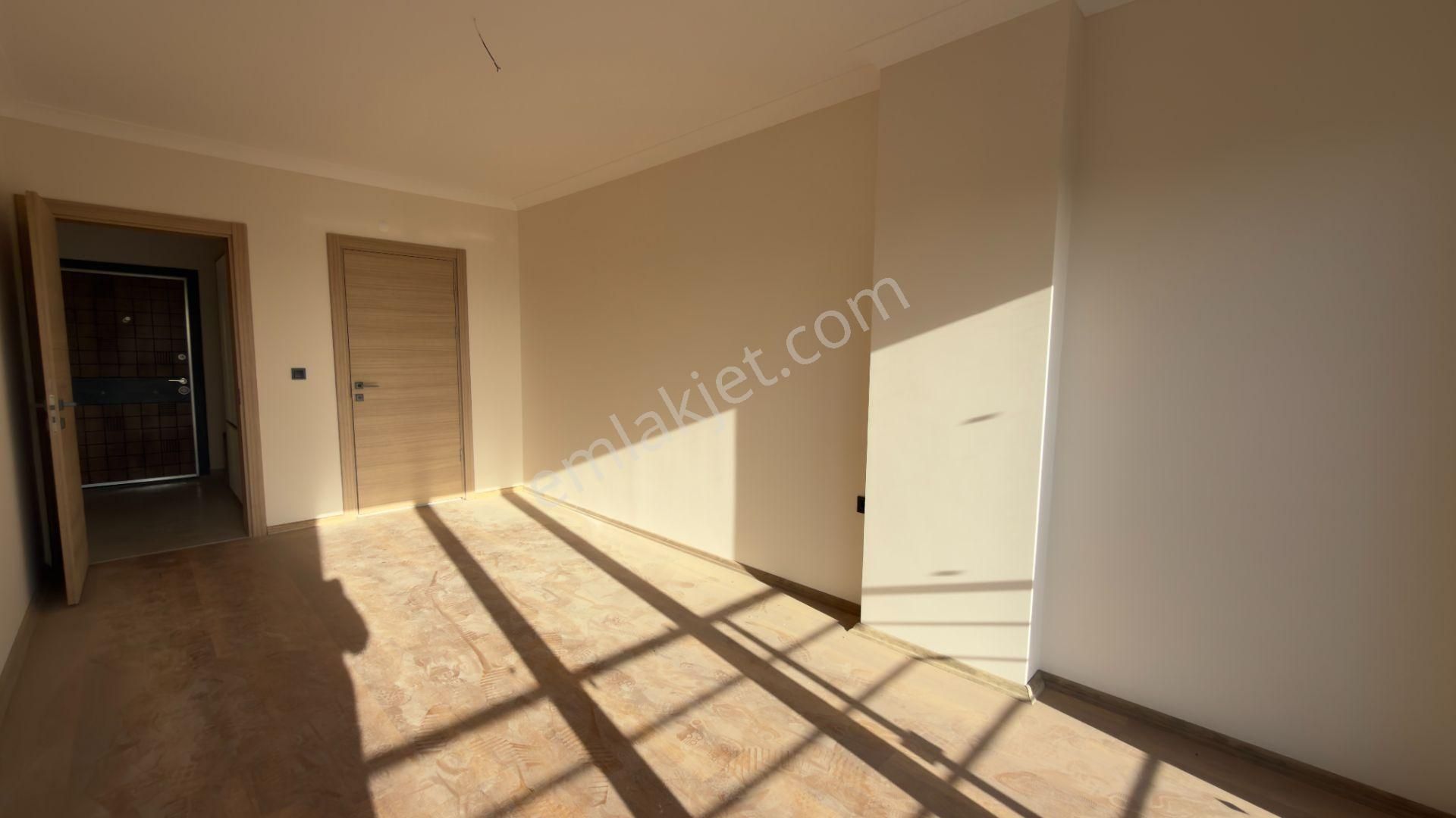No:10 Gayrimenkul’den | Merkezi Konumda, Site İçinde, Ön Cephe & Çift Balkonlu 135 M² Köşe Daire - Görsel 27