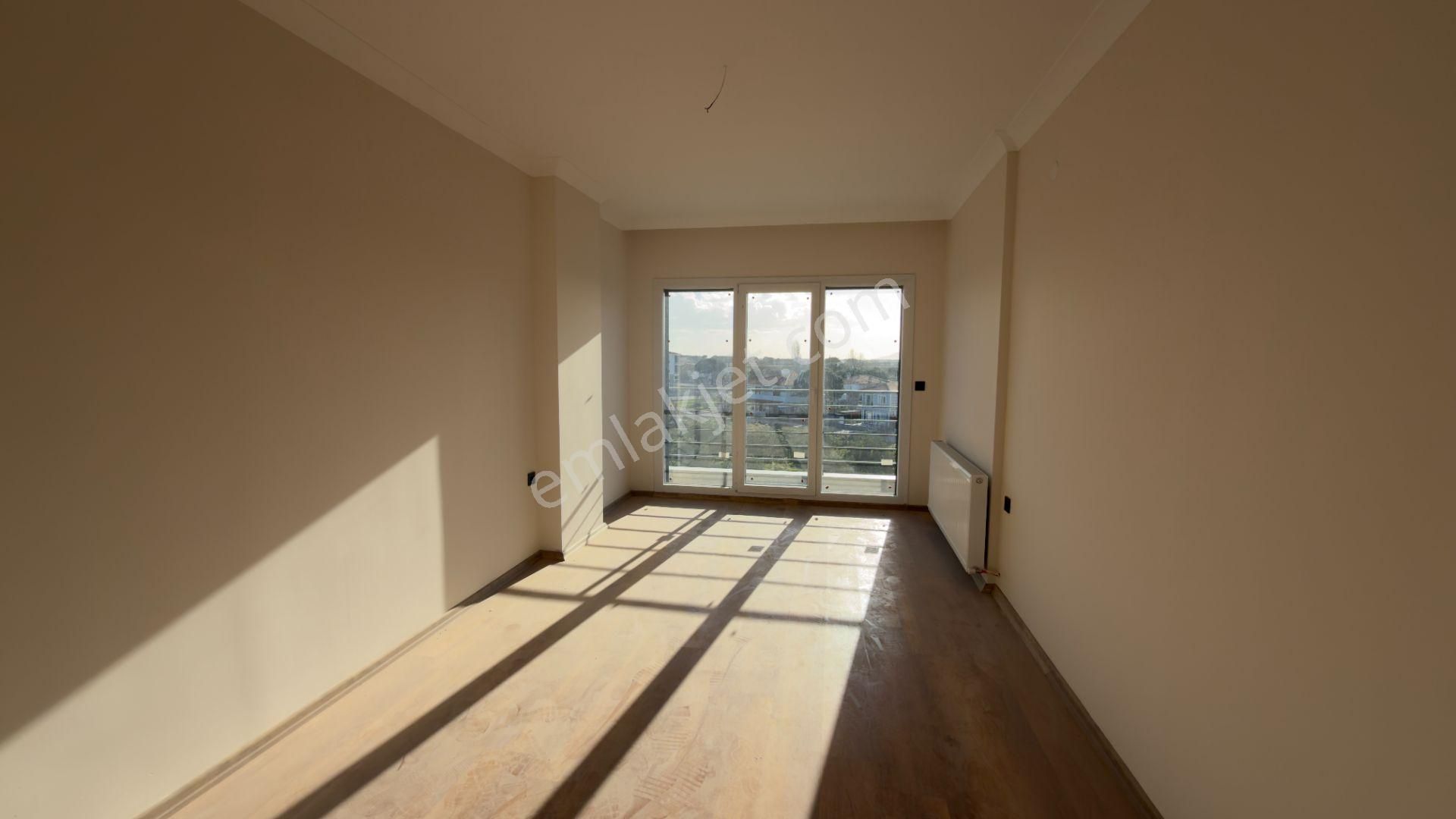 No:10 Gayrimenkul’den | Merkezi Konumda, Site İçinde, Ön Cephe & Çift Balkonlu 135 M² Köşe Daire - Görsel 24