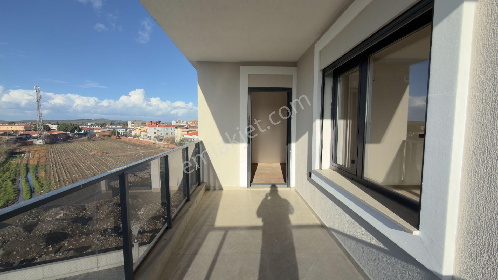 No:10 Gayrimenkul’den | Merkezi Konumda, Site İçinde, Ön Cephe & Çift Balkonlu 135 M² Köşe Daire - Görsel 4