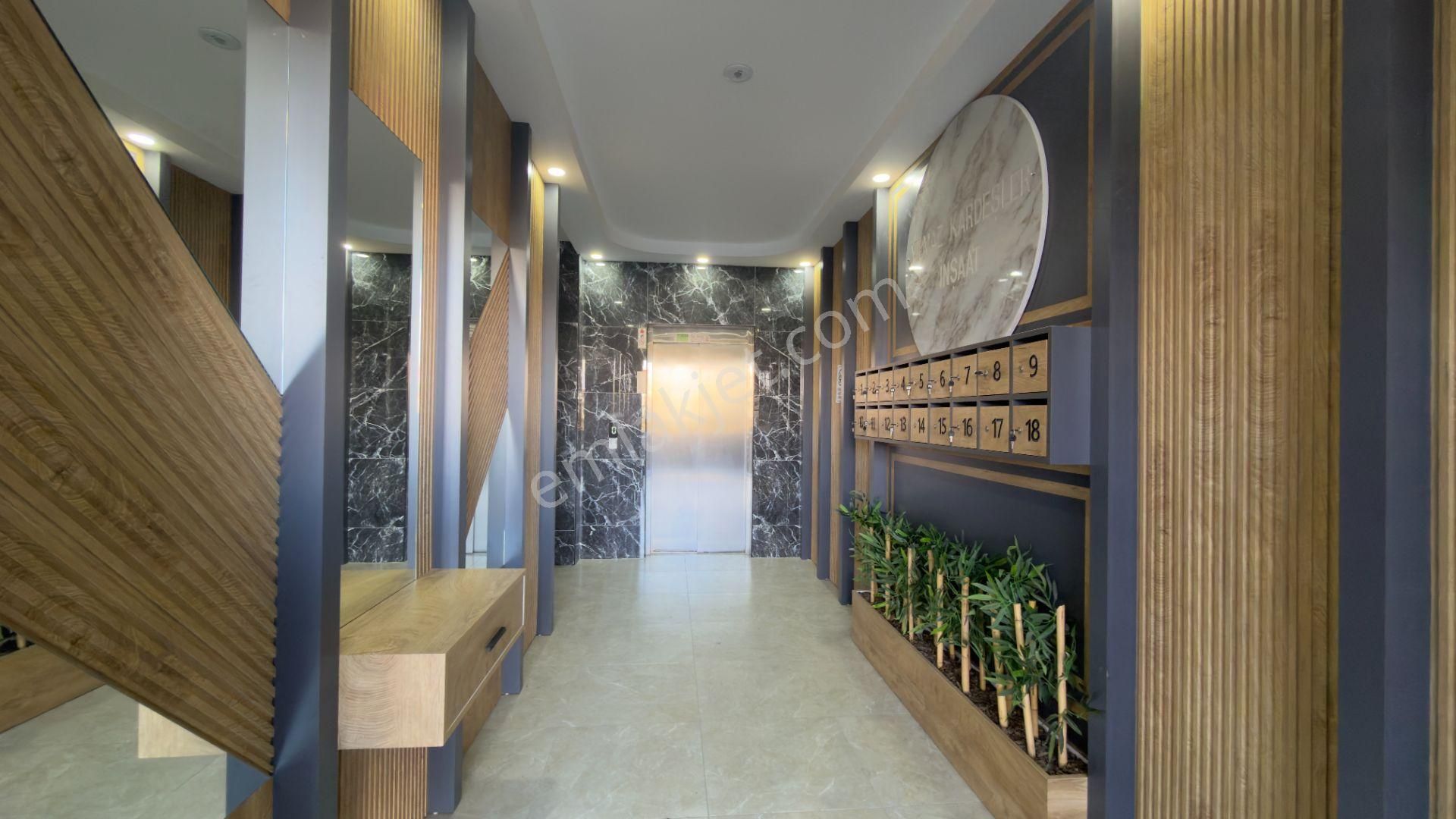 No:10 Gayrimenkul’den | Merkezi Konumda, Site İçinde, Ön Cephe & Çift Balkonlu 135 M² Köşe Daire - Görsel 31