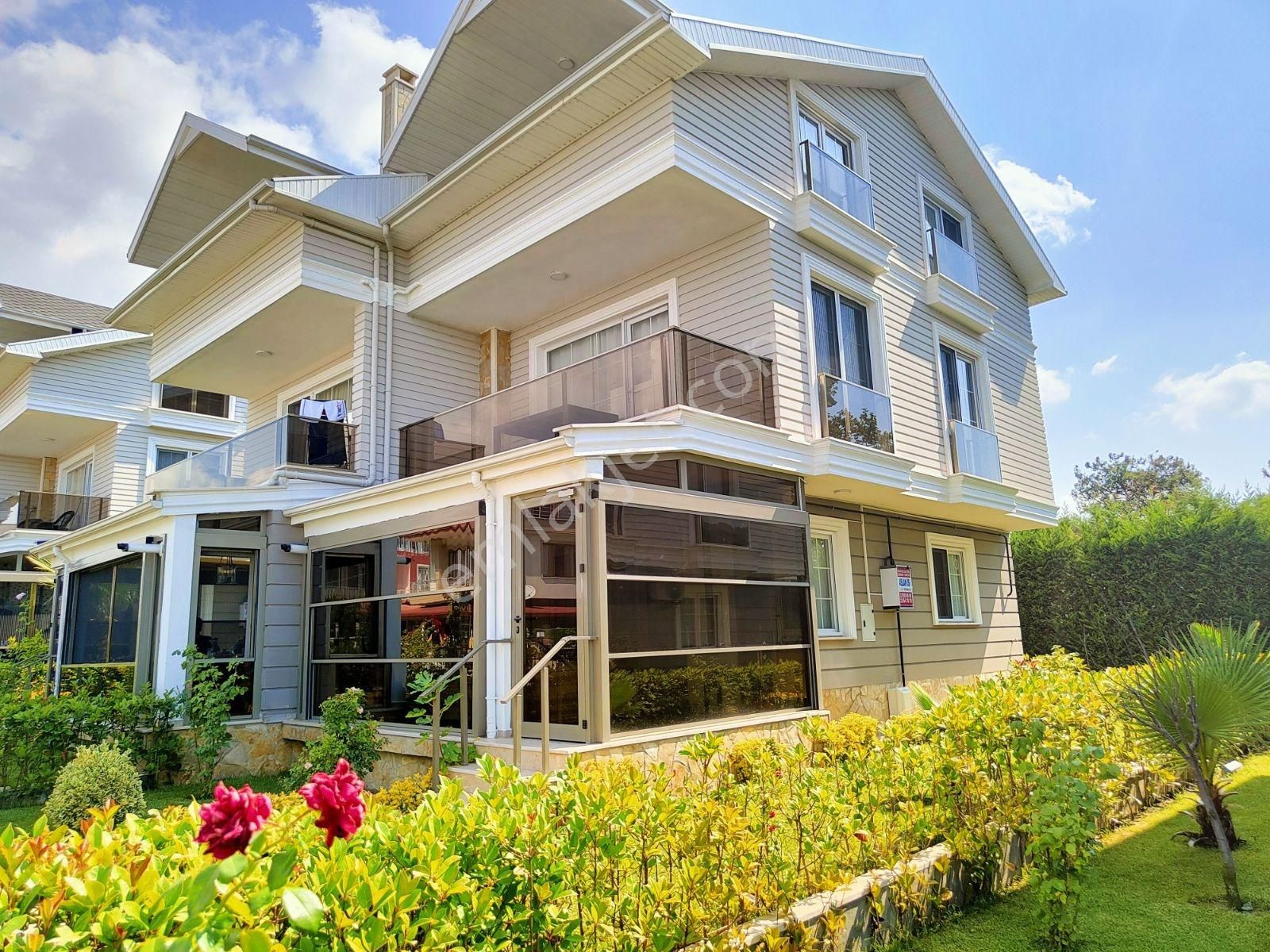 Kartallar'dan Plaja 30 Mt. Havuzlu Sitede Emsalsiz Yazlık Villa. - Görsel 11