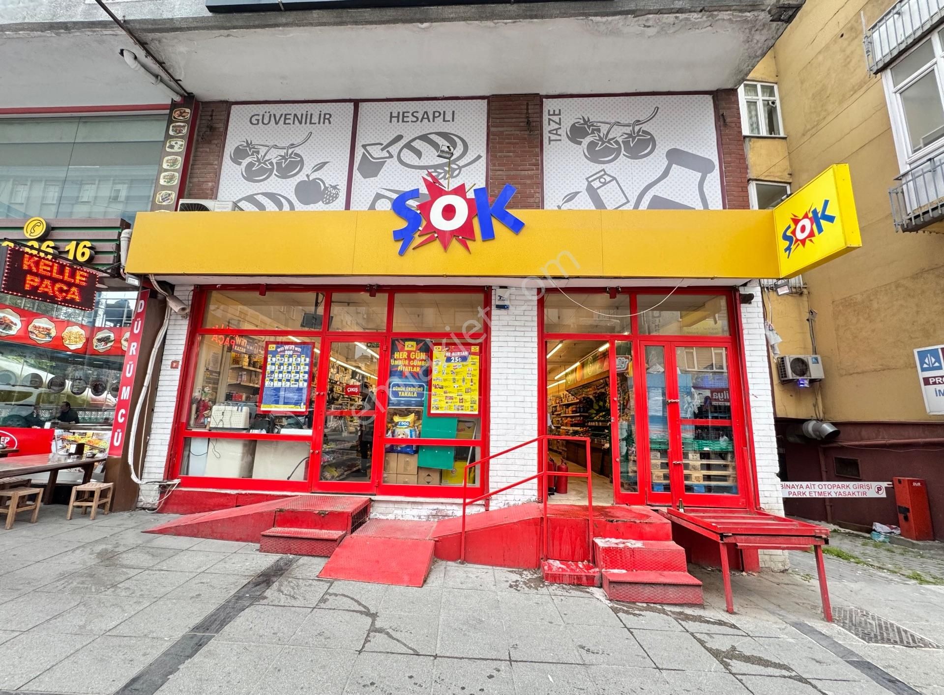 Güneşli'de Cadde Üzeri Merkezi Lokasyonda Satılık Dükkan Mağaza