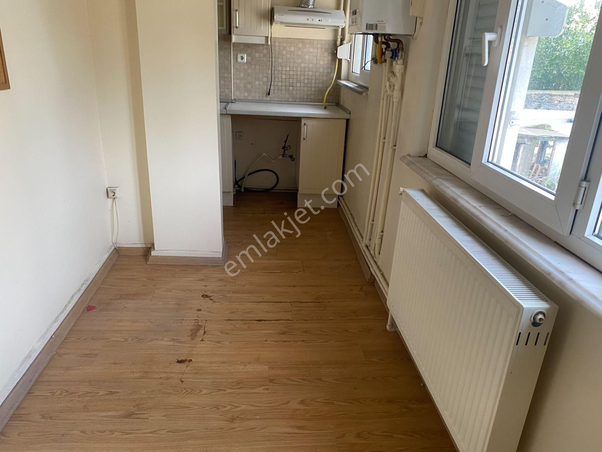 Destan-010 Kocamustafapaşa İstanbul-hastane-yan-sk-son-4.kat-kombili-80m2-boş -daire Açıklama Oku - Görsel 10