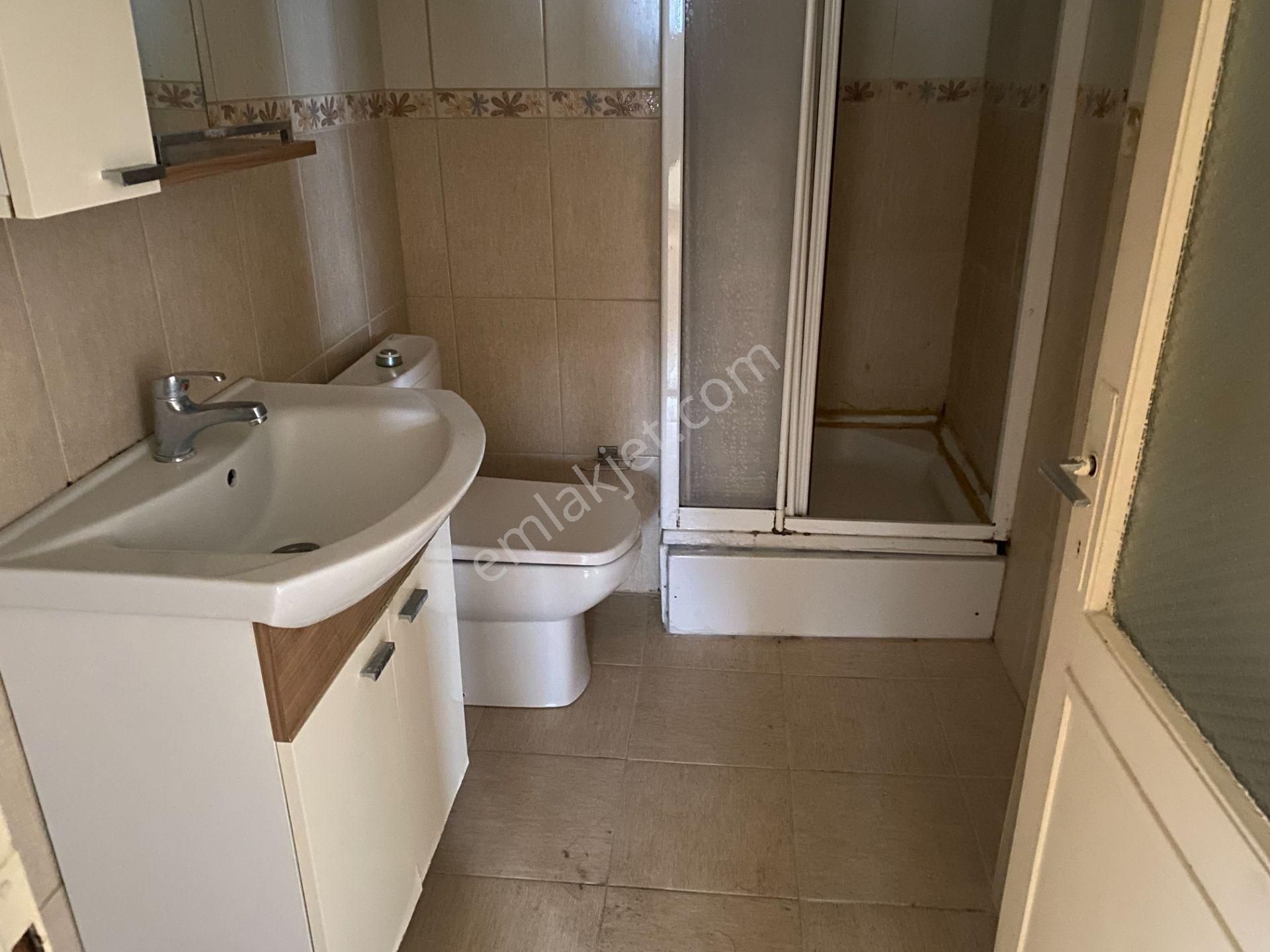 Destan-010 Kocamustafapaşa İstanbul-hastane-yan-sk-son-4.kat-kombili-80m2-boş -daire Açıklama Oku - Görsel 6