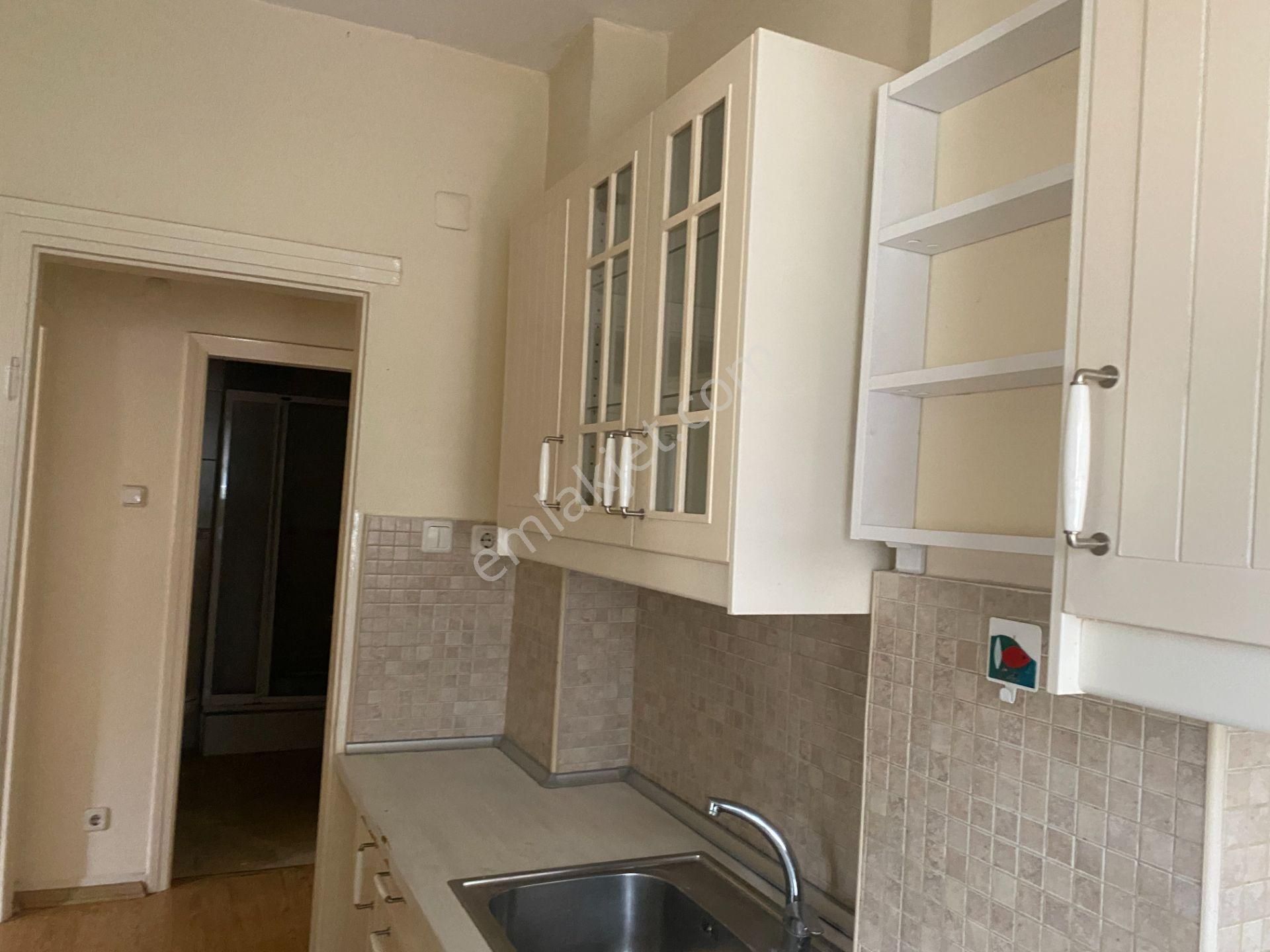 Destan-010 Kocamustafapaşa İstanbul-hastane-yan-sk-son-4.kat-kombili-80m2-boş -daire Açıklama Oku - Görsel 13