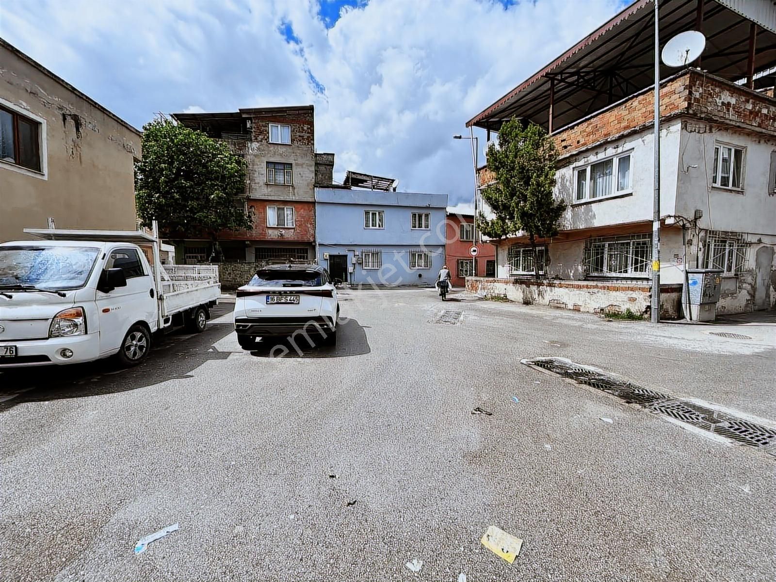 Yıldırım Vişne Cad. Ticari 4 Kat 3 Yola Cephe Köşe Satılık Arsa - Görsel 3