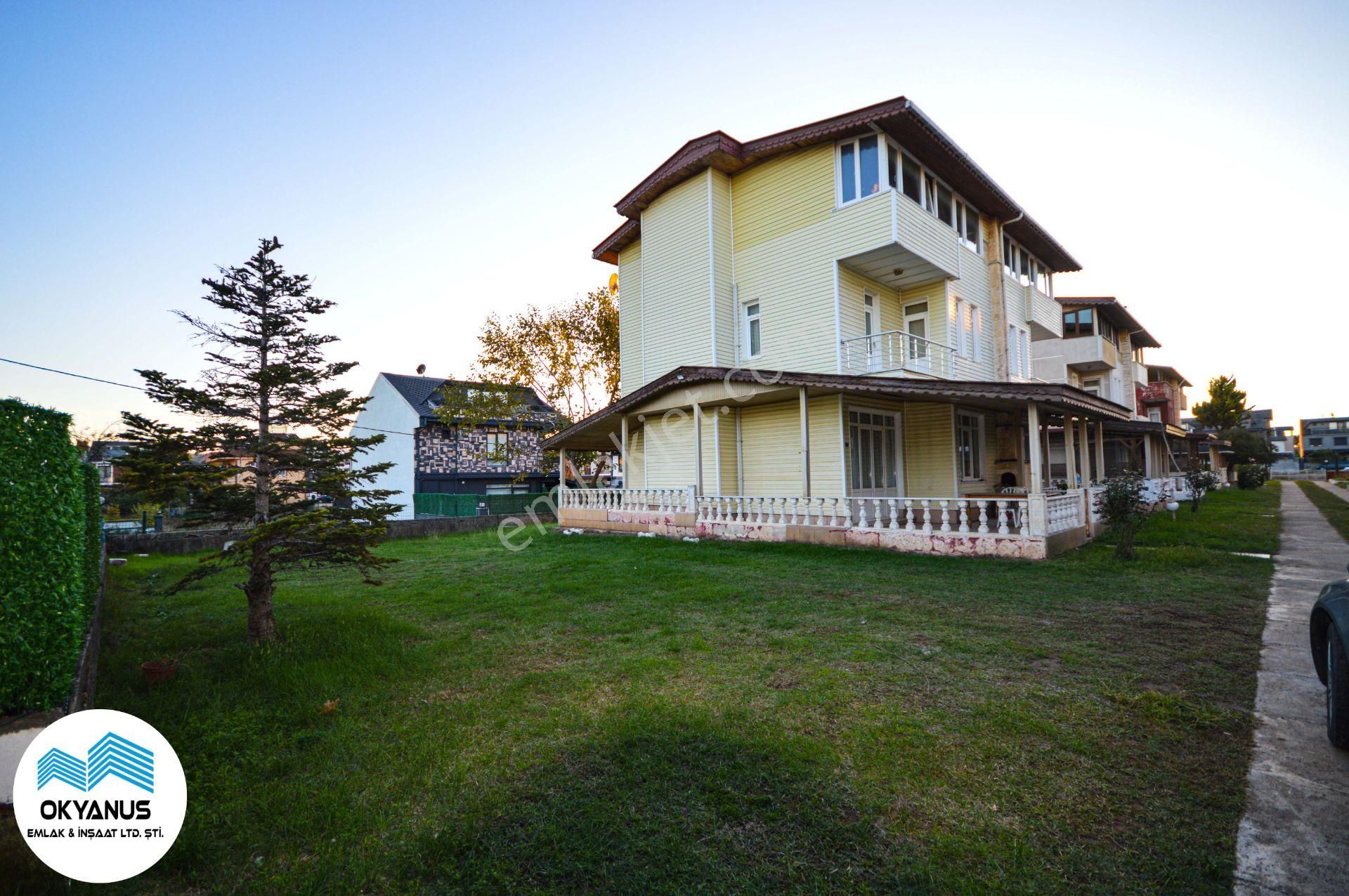 Kocaali’de Satılık 4+1 Villa Geniş Bahçeli Denize 50 Metre