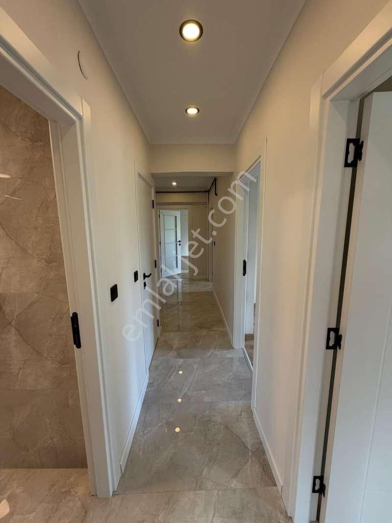 Kaçmaz'dan İdeltepe'de Geniş Arsalı Site İçinde Lüks Yapılı 3+1 - Görsel 31